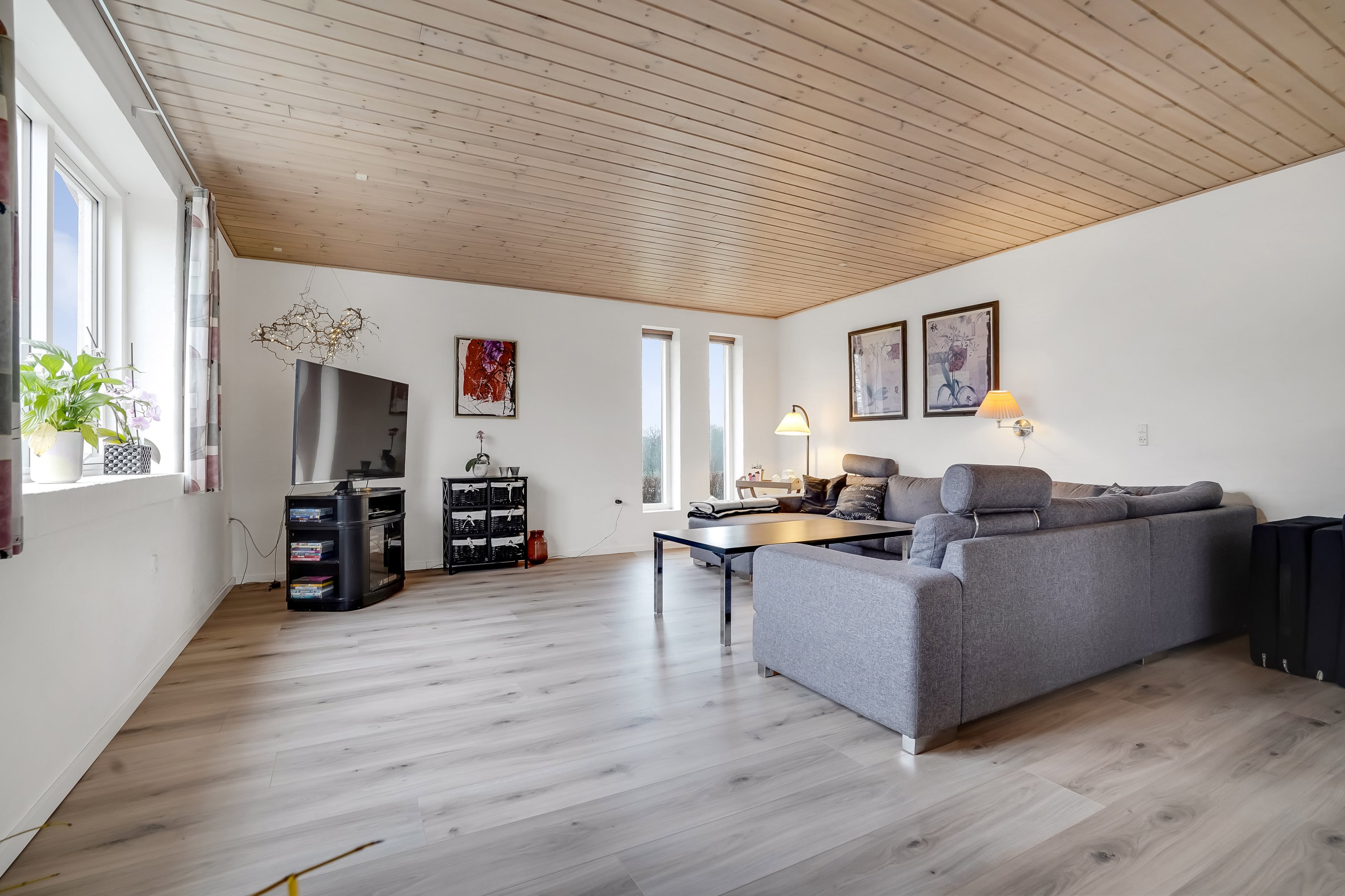 Fremhævet stue billede i fuldskærmstilstand. Billede af Vindelevvej 13, Vindelev, 7300 Jelling