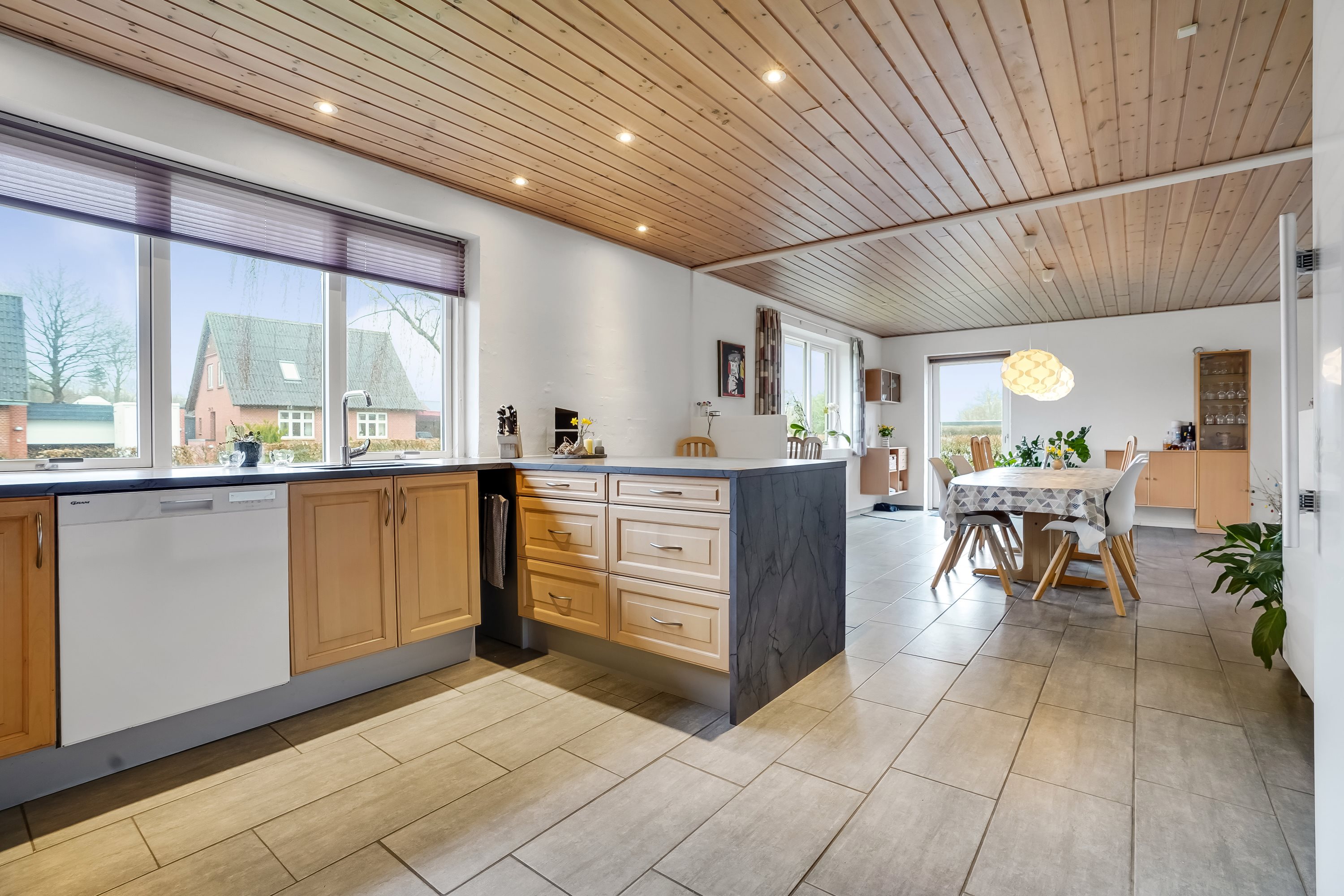 Fremhævet køkken billede i fuldskærmstilstand. Billede af Vindelevvej 13, Vindelev, 7300 Jelling