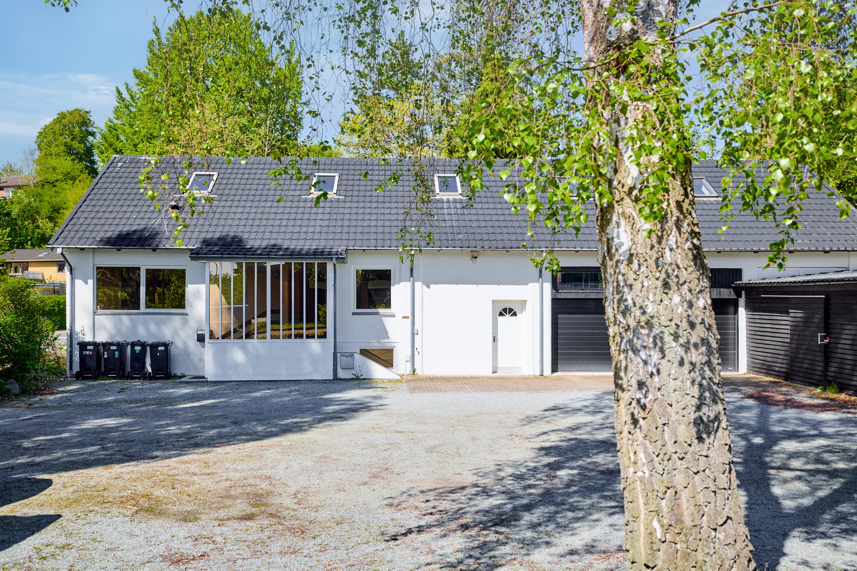 Fremhævet facade billede i fuldskærmstilstand. Billede af Langdalsvej 20, 8220 Brabrand