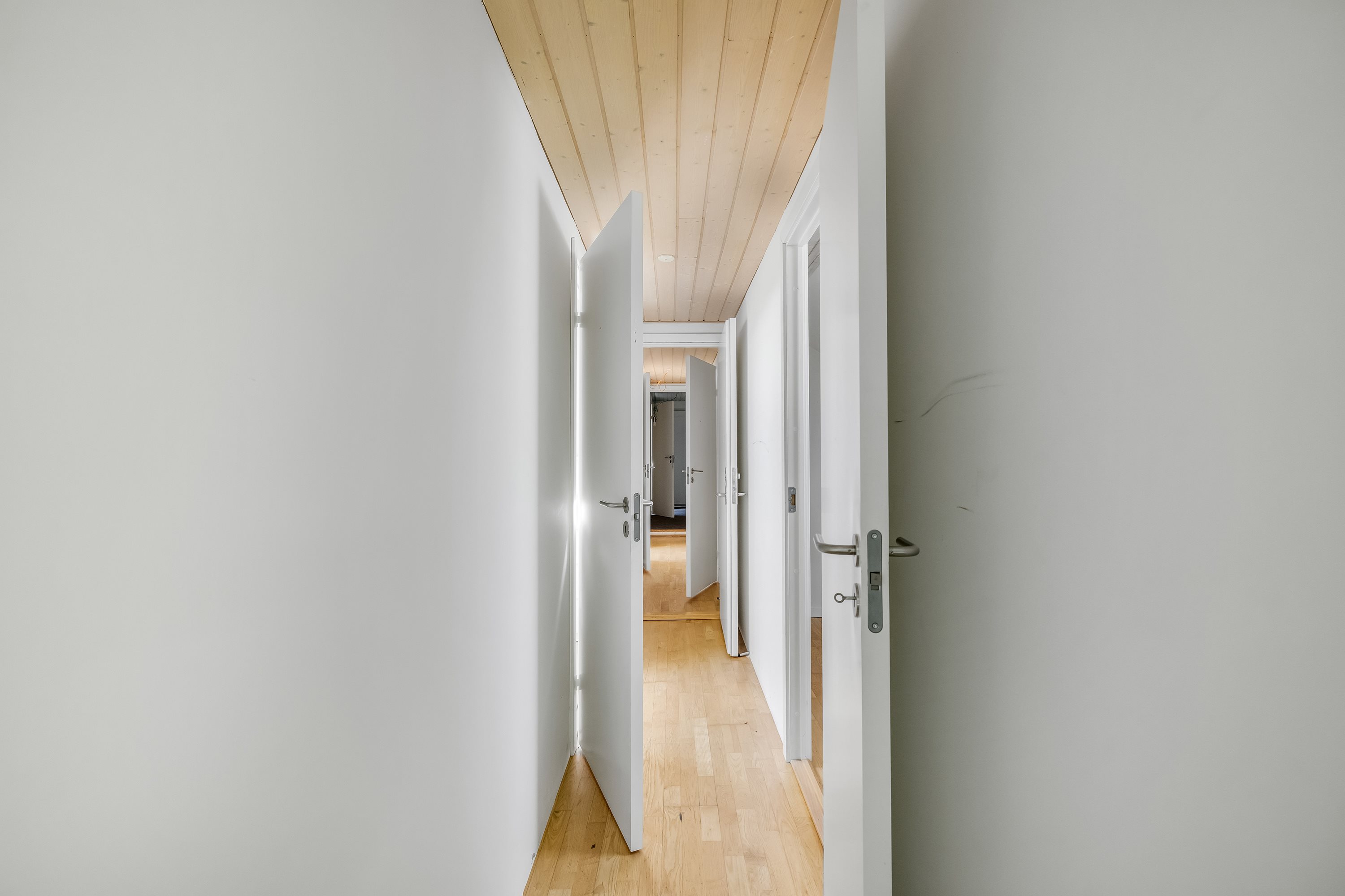 Fremhævet gang billede i fuldskærmstilstand. Billede af Langdalsvej 20, 8220 Brabrand