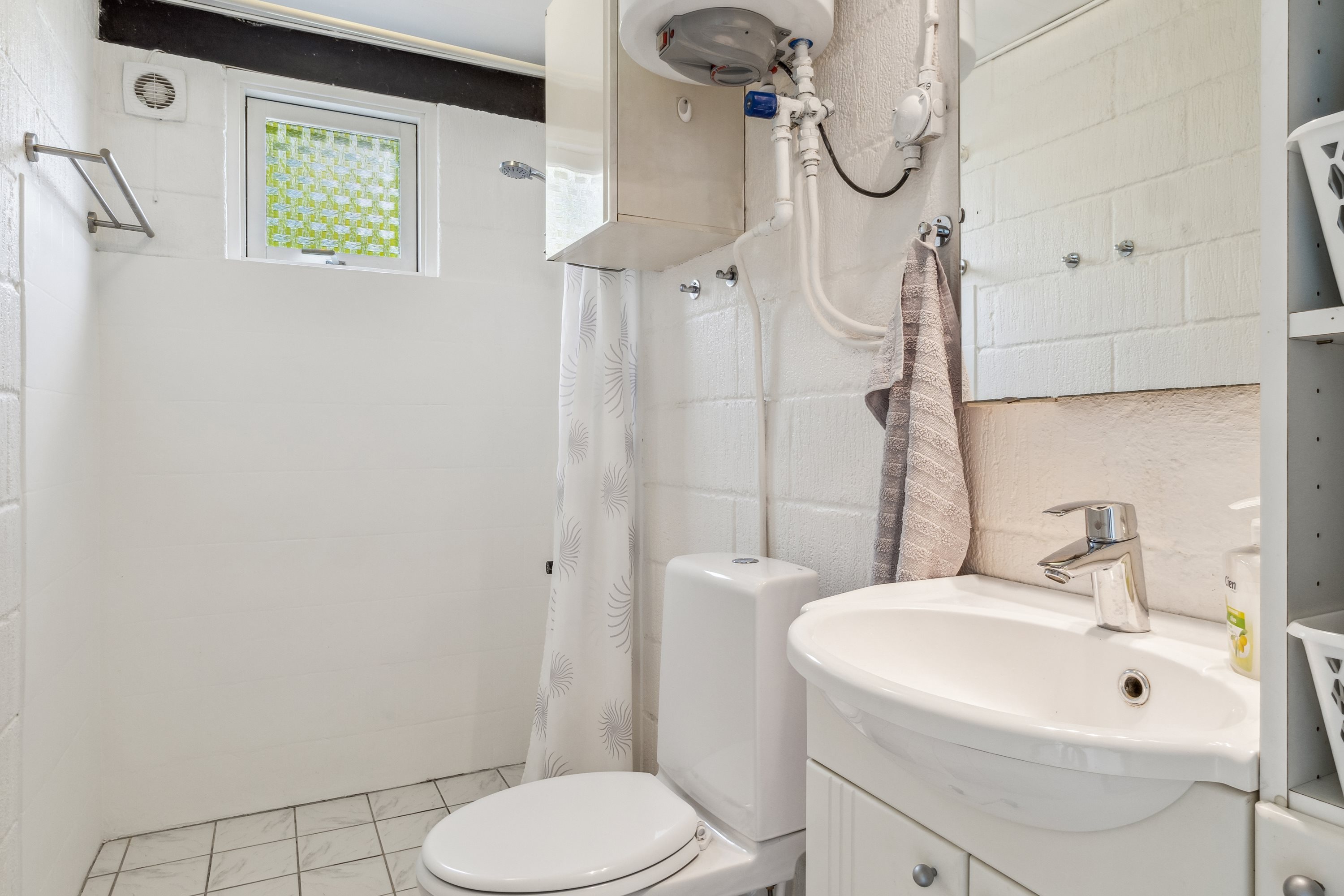 Fremhævet badeværelse billede i fuldskærmstilstand. Billede af Markvej 15, Eskov, 7870 Roslev