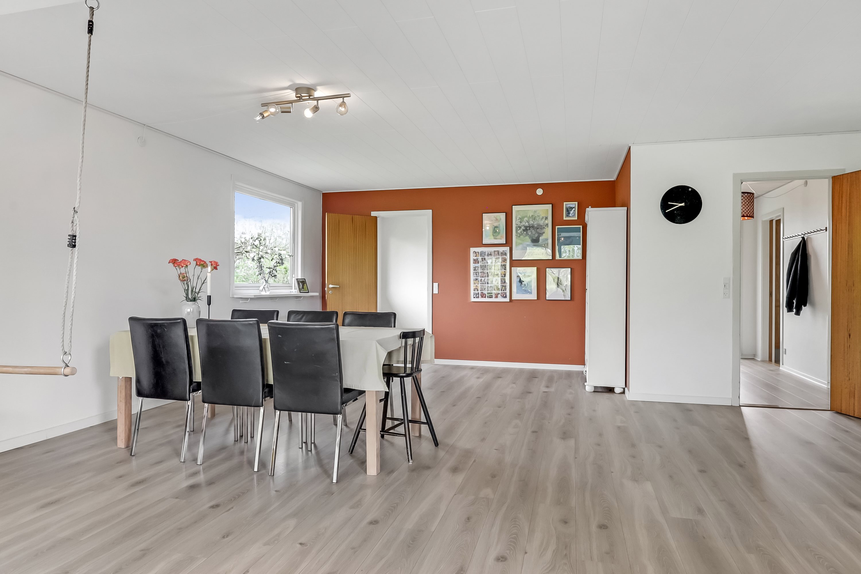 Fremhævet  billede i fuldskærmstilstand. Billede af Rughøjvej 34, Bellinge, 5250 Odense SV