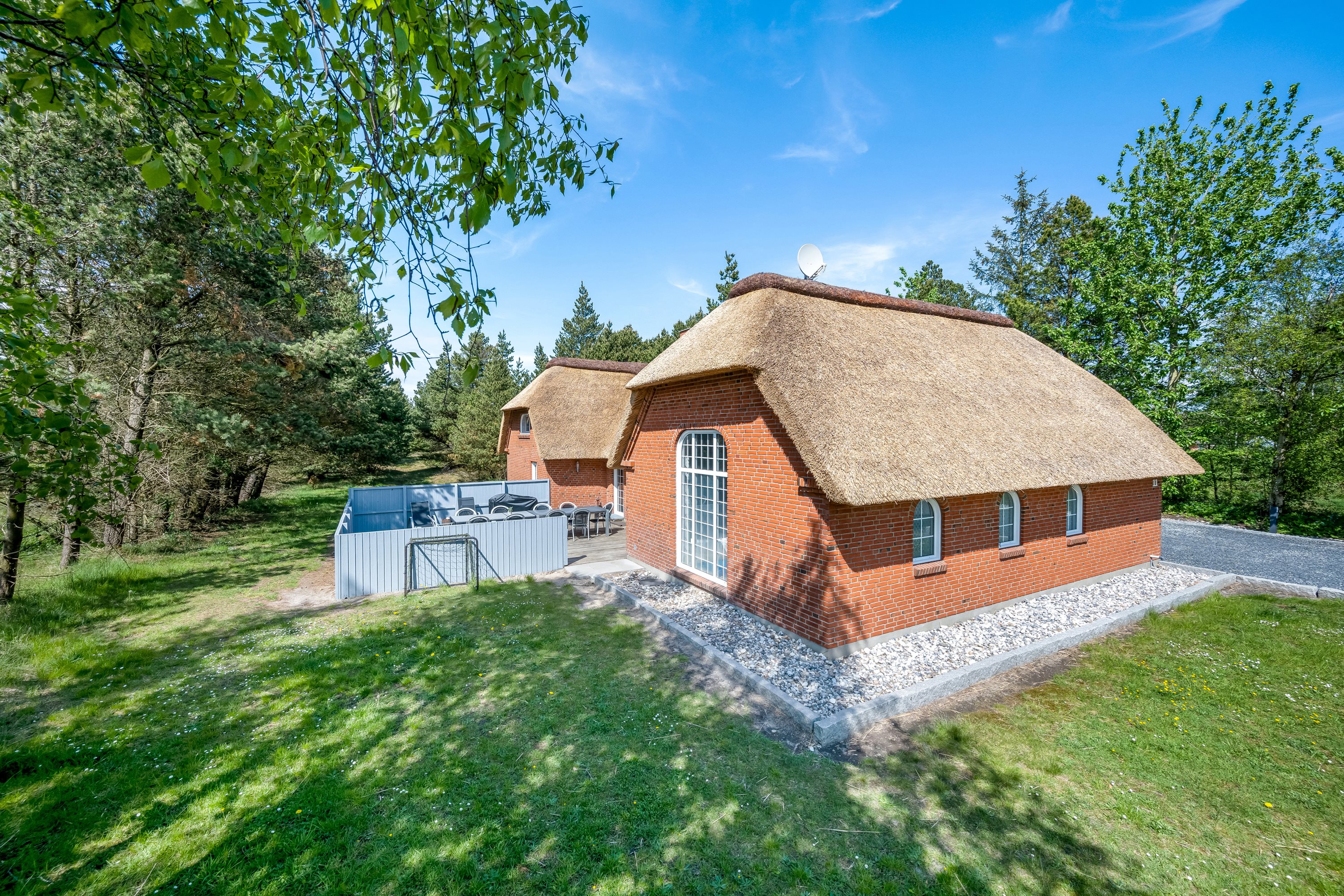 Fremhævet facade billede i fuldskærmstilstand. Billede af Kap Farvel 11, Tvismark, 6792 Rømø