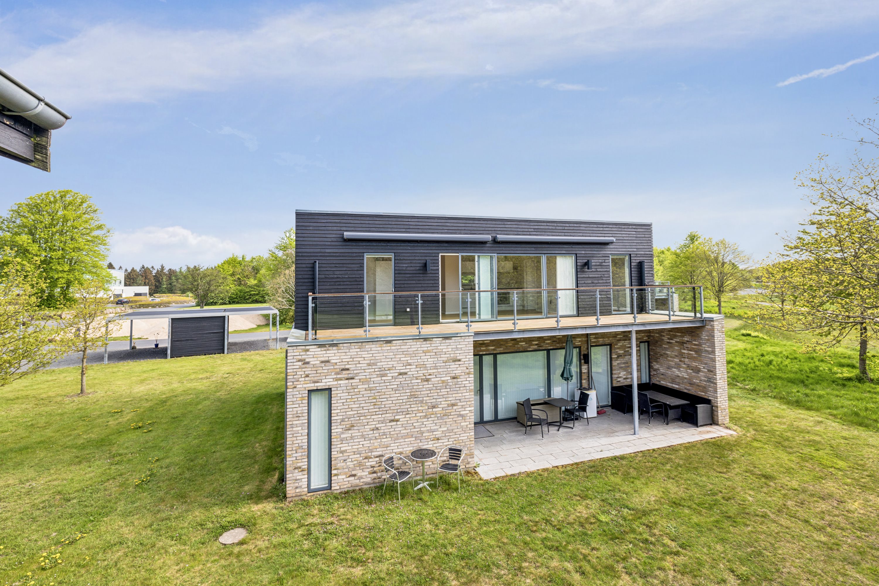 Fremhævet ejendom 1 billede i fuldskærmstilstand. Billede af Lübker Allé 13, 1., 8581 Nimtofte