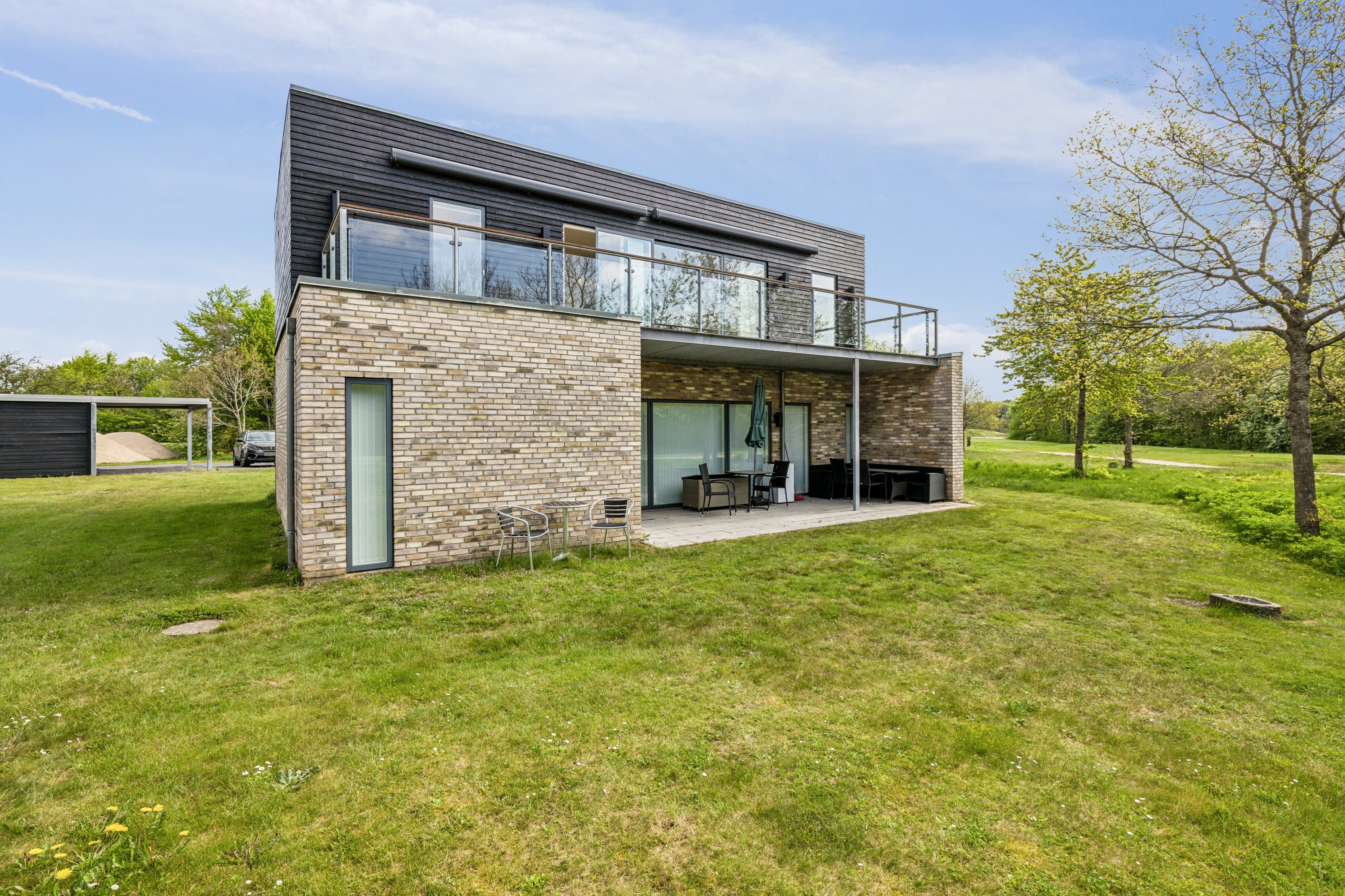 Fremhævet ejendom 1 billede i fuldskærmstilstand. Billede af Lübker Allé 13, 1., 8581 Nimtofte