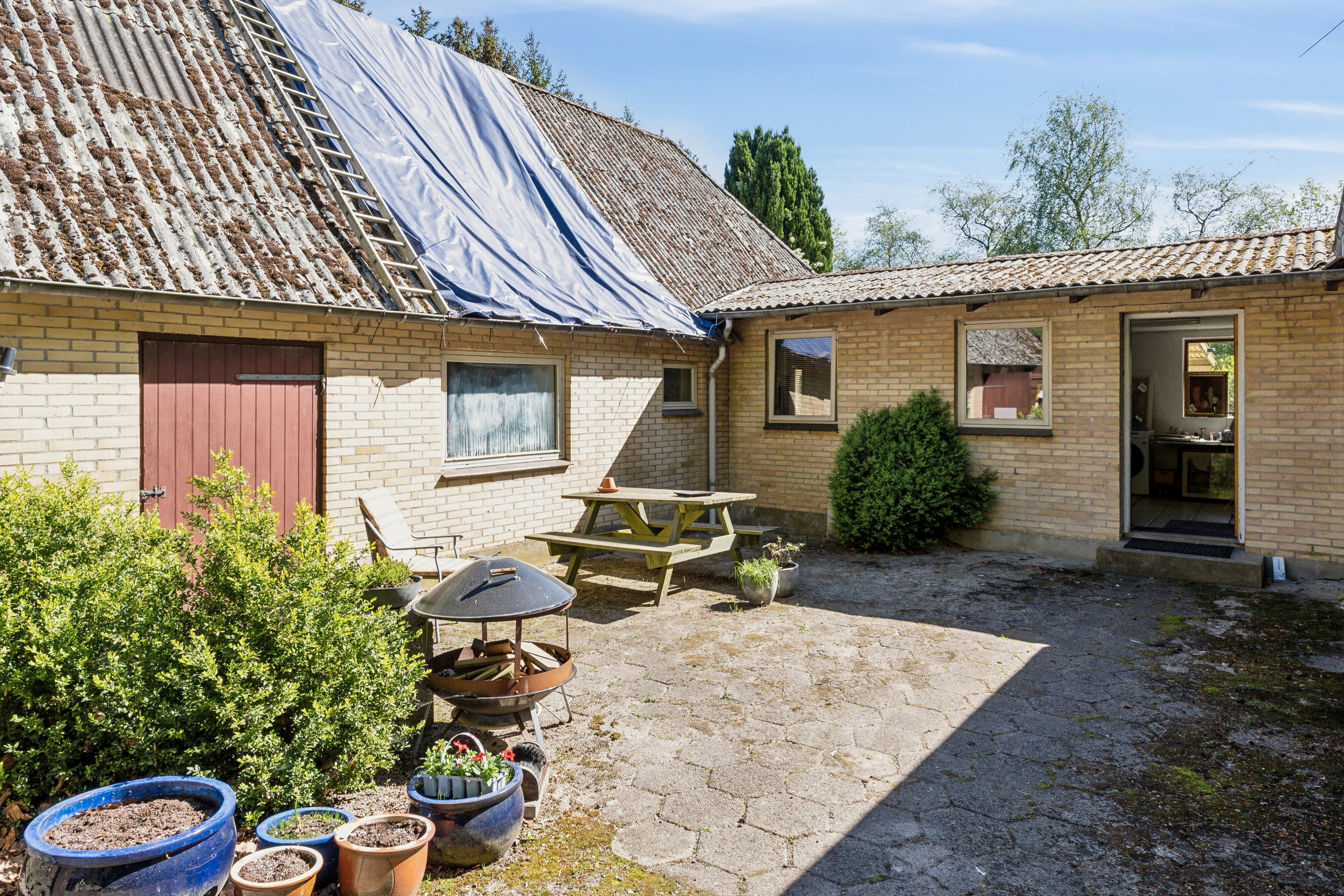 Fremhævet set fra vejen billede i fuldskærmstilstand. Billede af Lillemarksvej 33, Bolt Gd Skov, 5750 Ringe