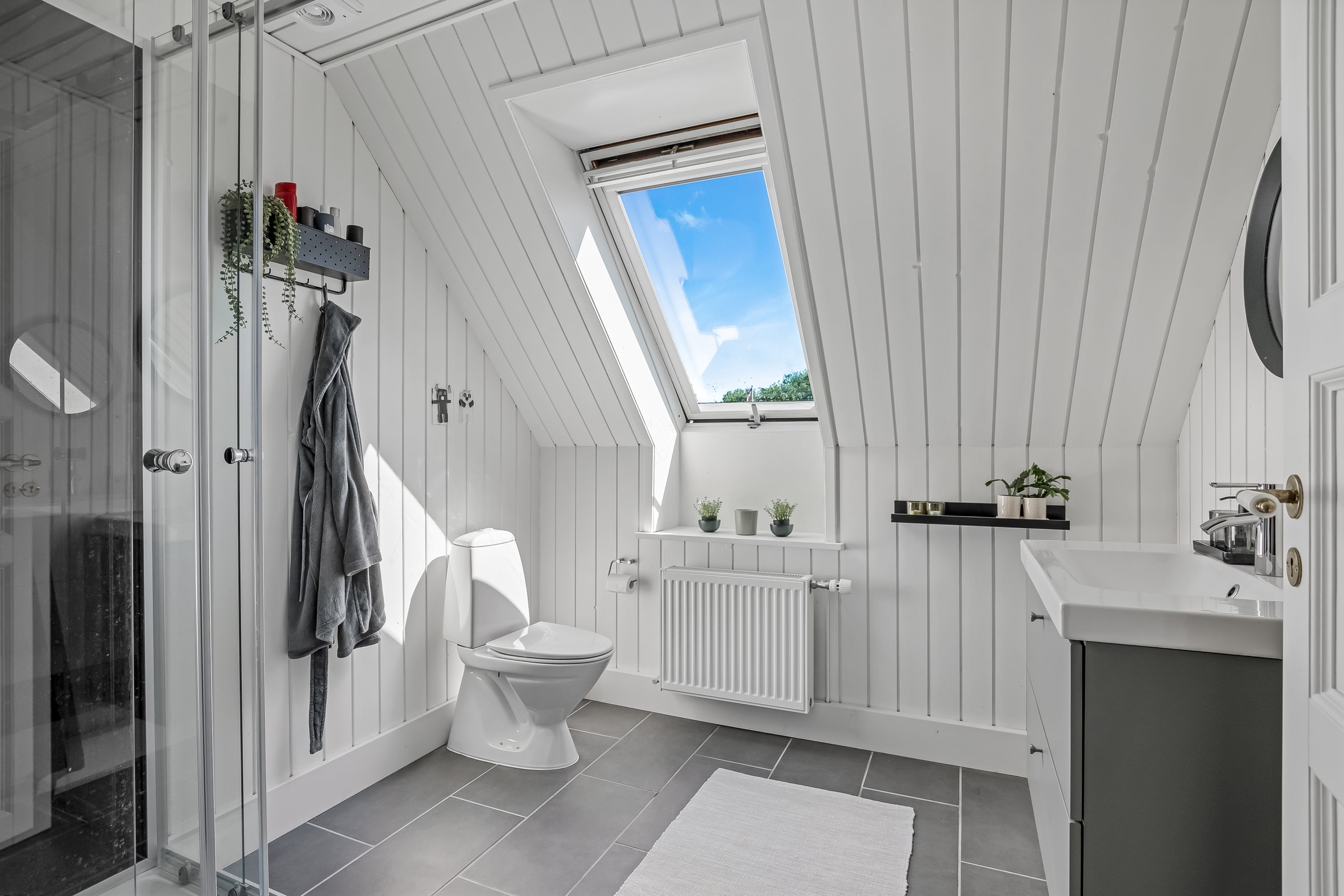 Fremhævet badeværelse billede i fuldskærmstilstand. Billede af Kobberupvej 21, Mejrup, 7500 Holstebro