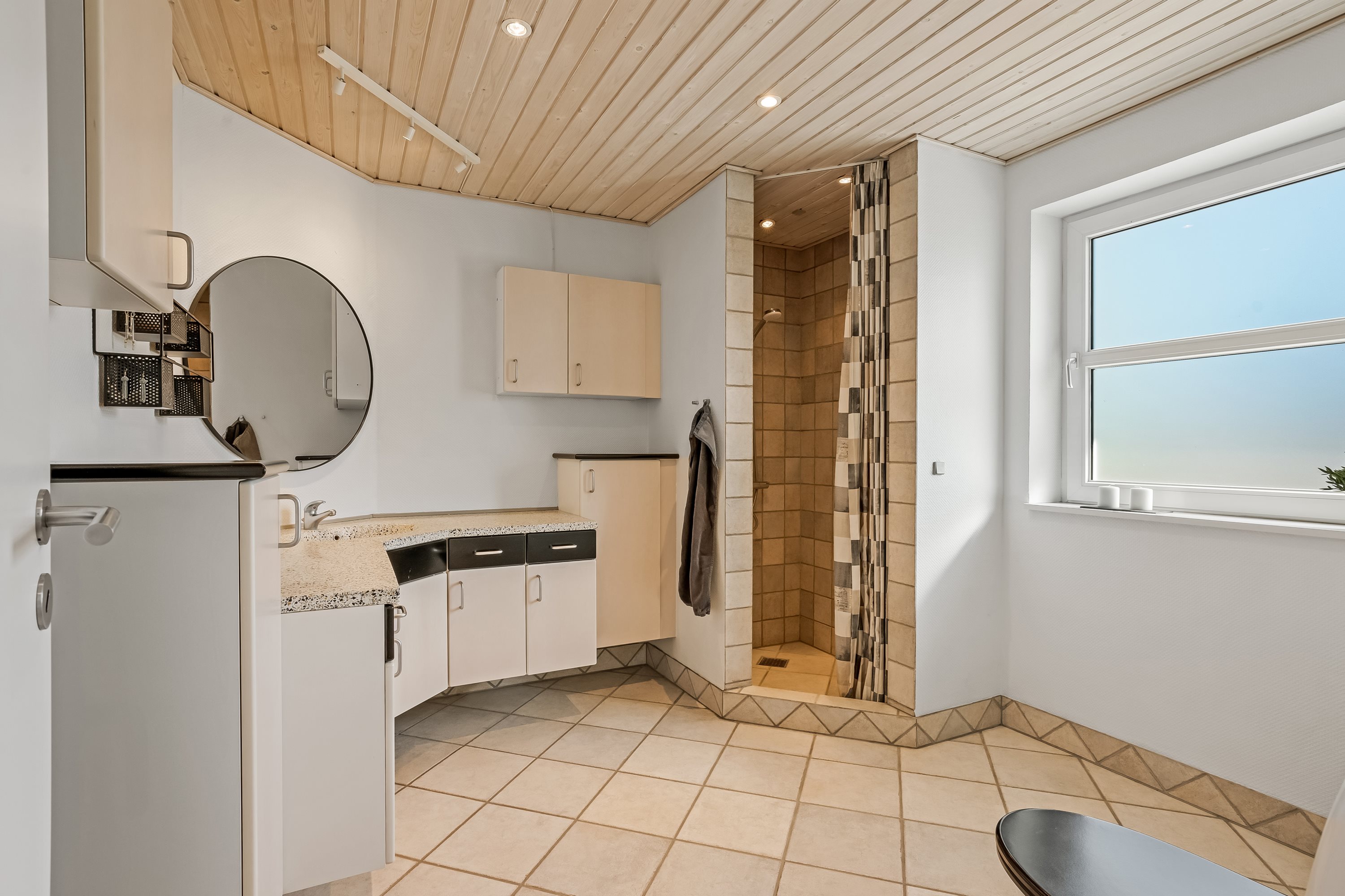 Fremhævet badeværelse billede i fuldskærmstilstand. Billede af Kobberupvej 21, Mejrup, 7500 Holstebro