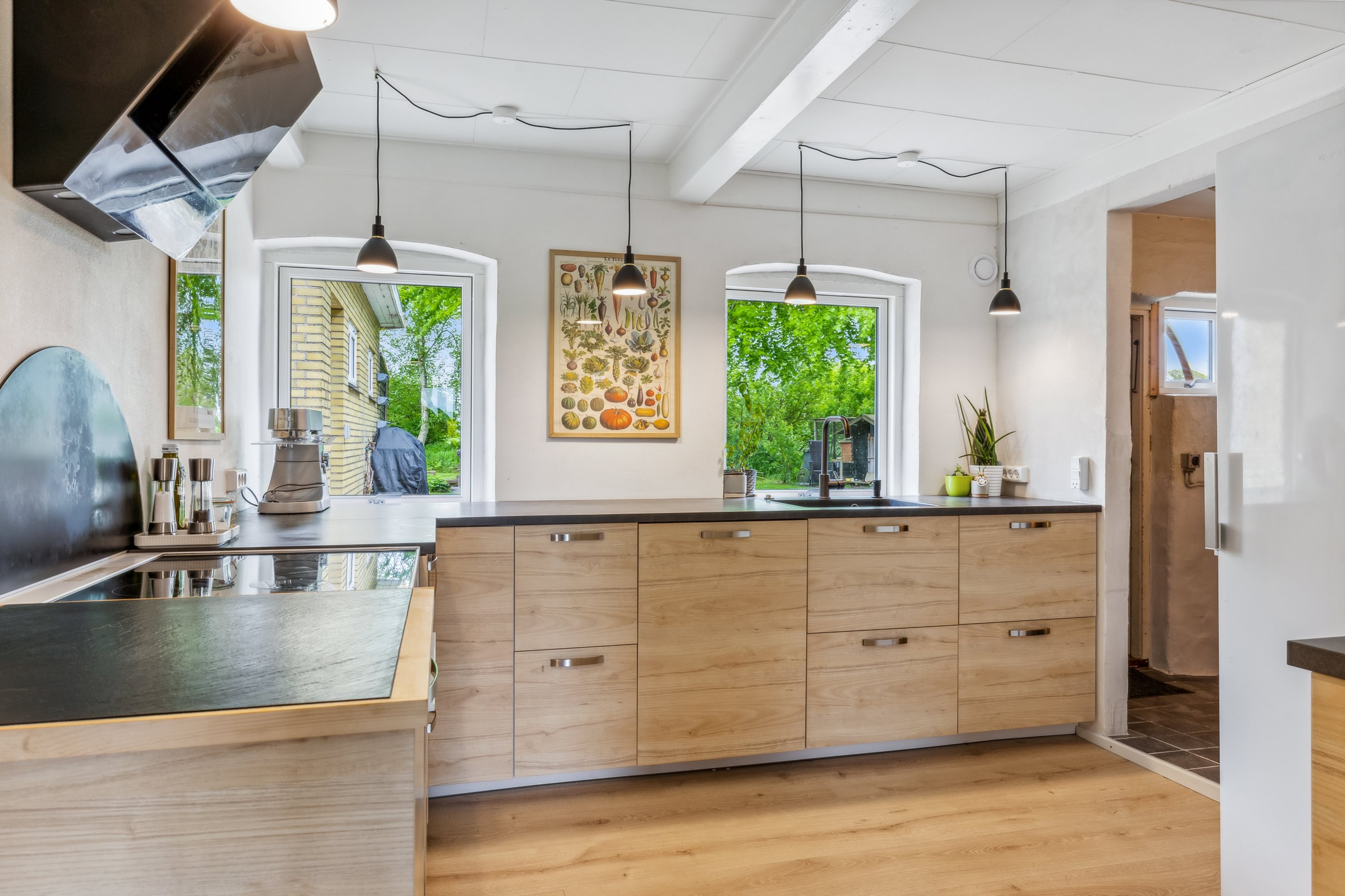 Fremhævet køkken billede i fuldskærmstilstand. Billede af Brandholmvej 18, Ståby, 5672 Broby