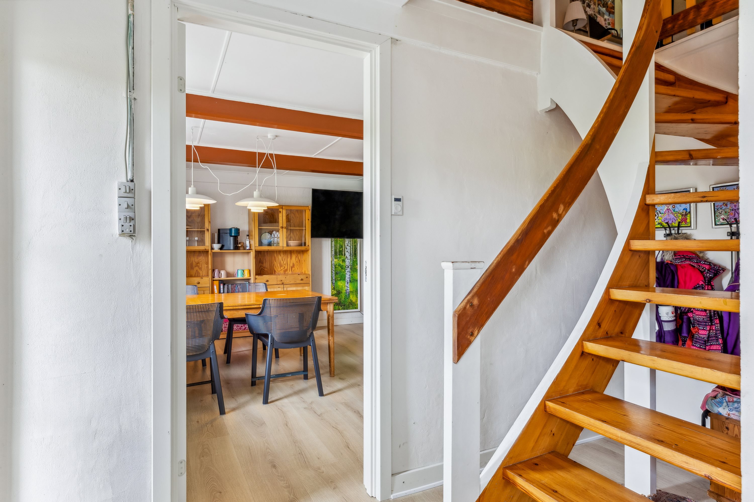 Fremhævet trappe billede i fuldskærmstilstand. Billede af Brandholmvej 18, Ståby, 5672 Broby