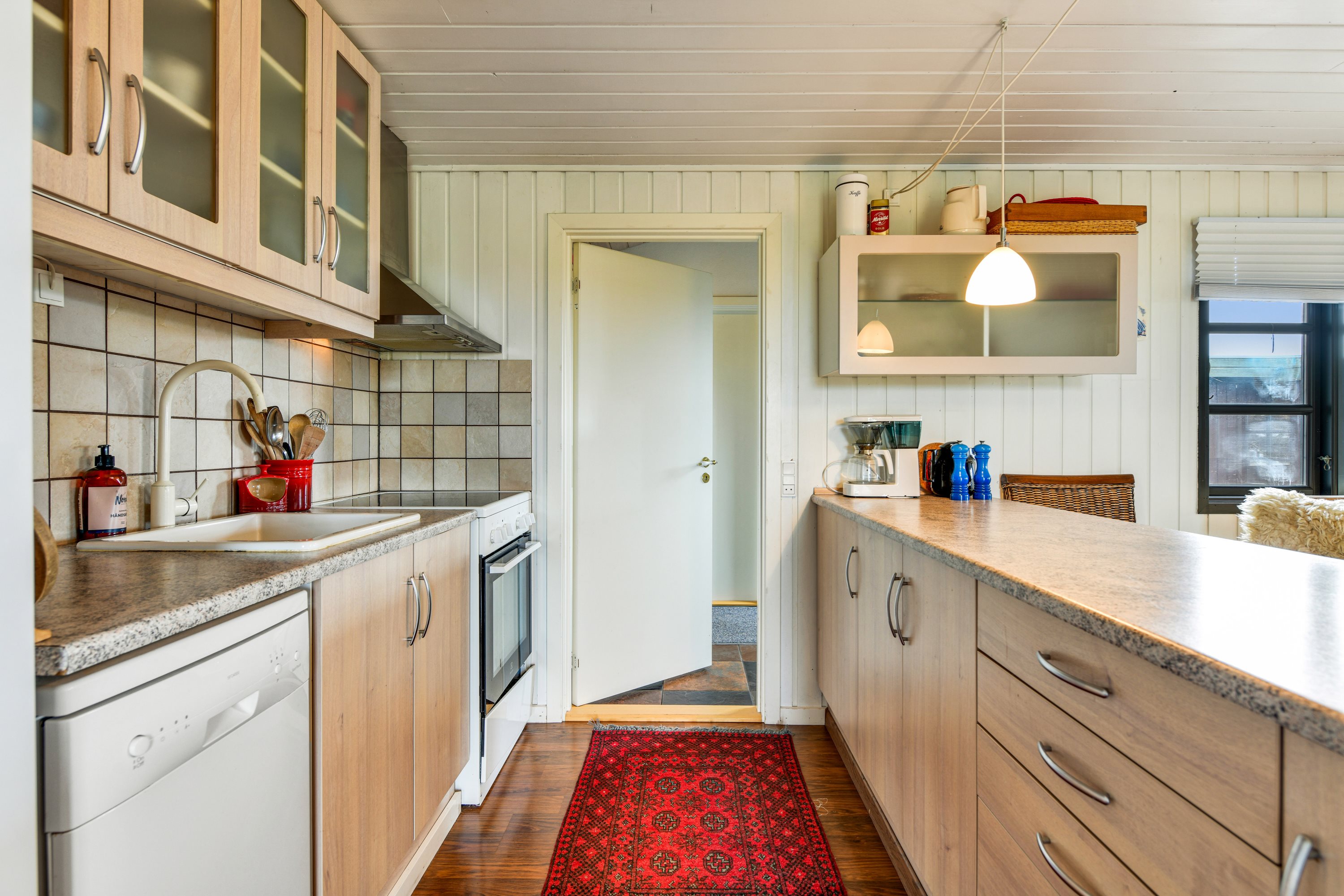 Fremhævet køkken billede i fuldskærmstilstand. Billede af Skræddermarken 3, Sønderho, 6720 Fanø