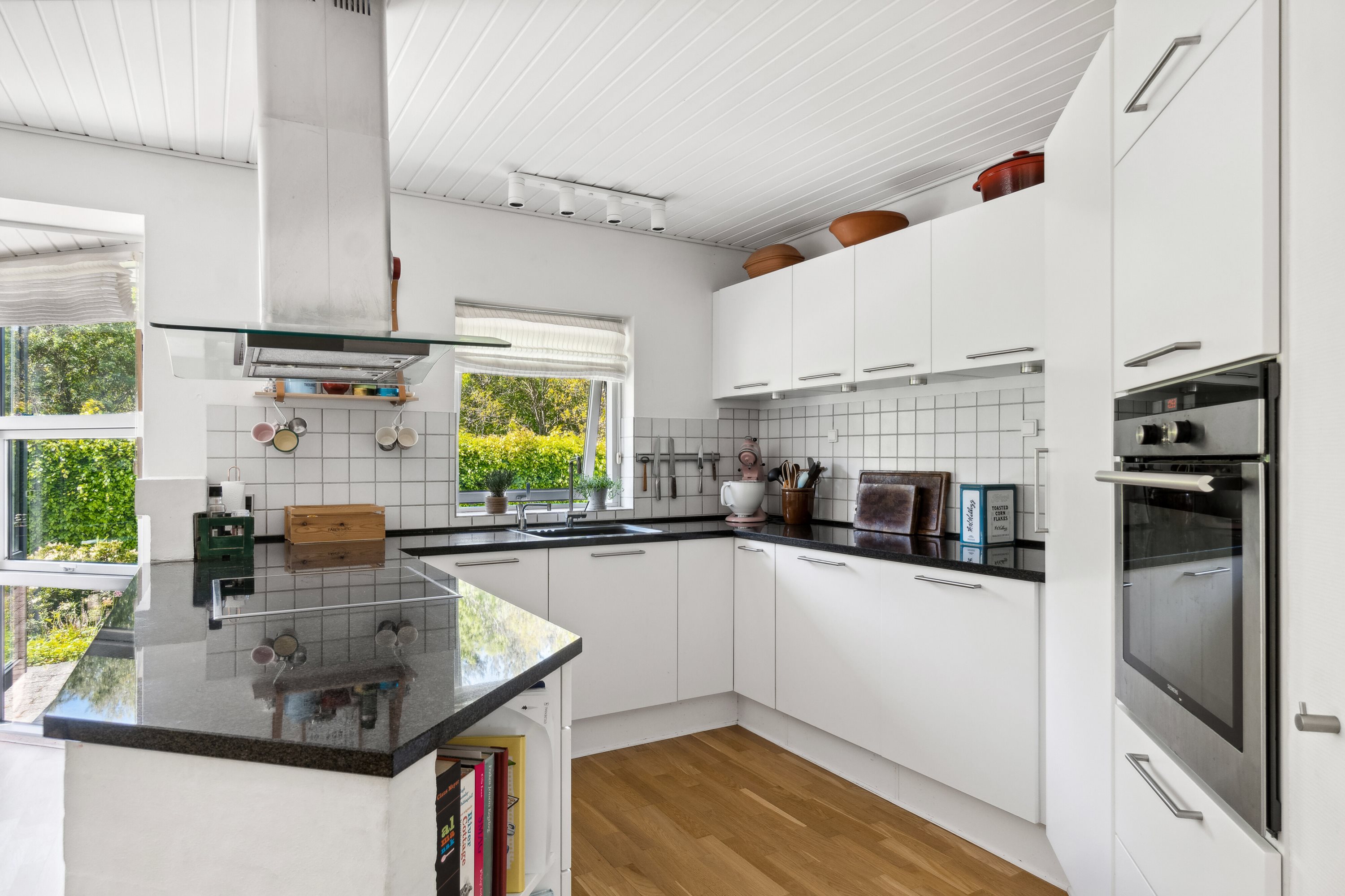 Fremhævet køkken billede i fuldskærmstilstand. Billede af Bushøjvej 217, 8270 Højbjerg