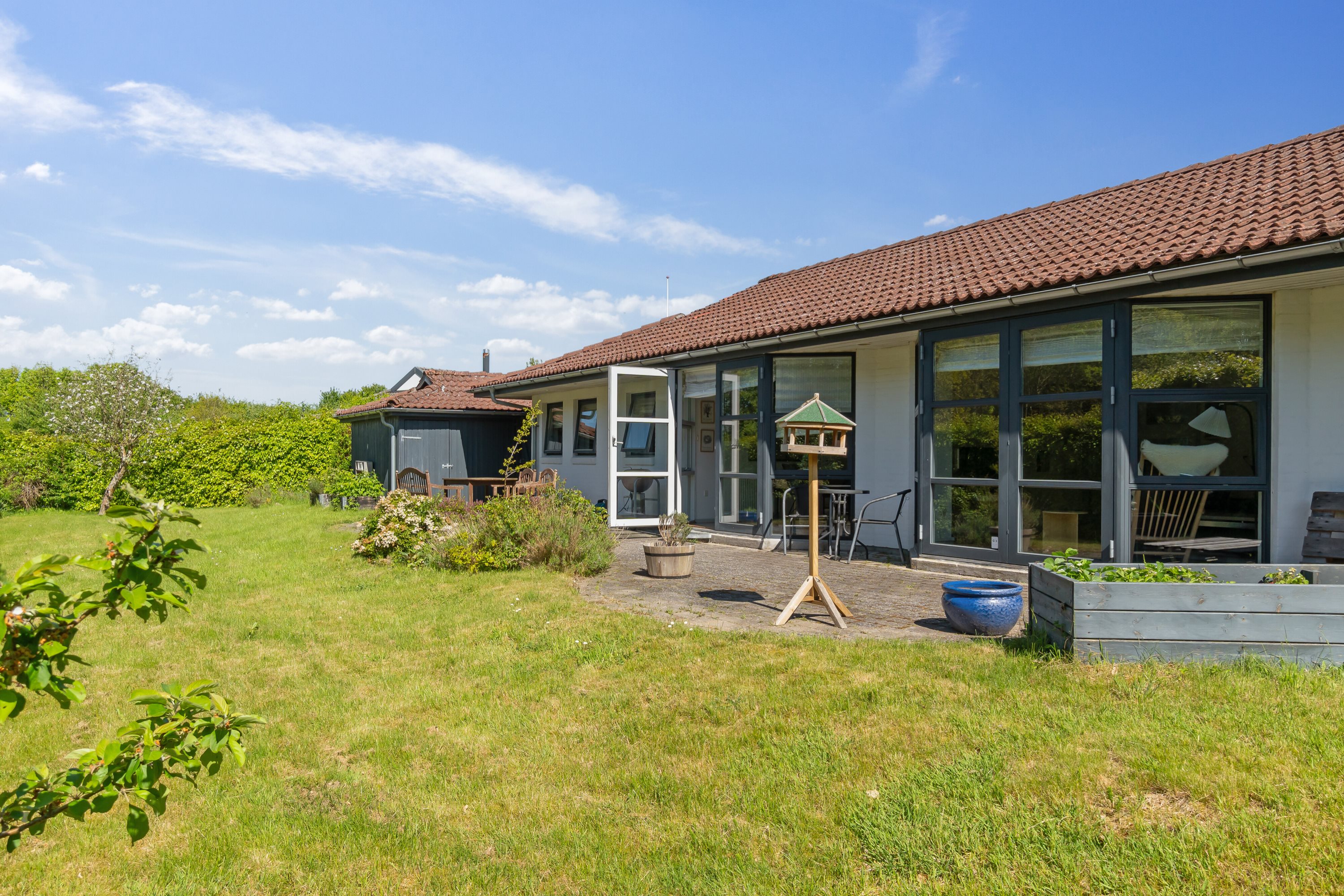 Fremhævet set fra haven billede i fuldskærmstilstand. Billede af Bushøjvej 217, 8270 Højbjerg