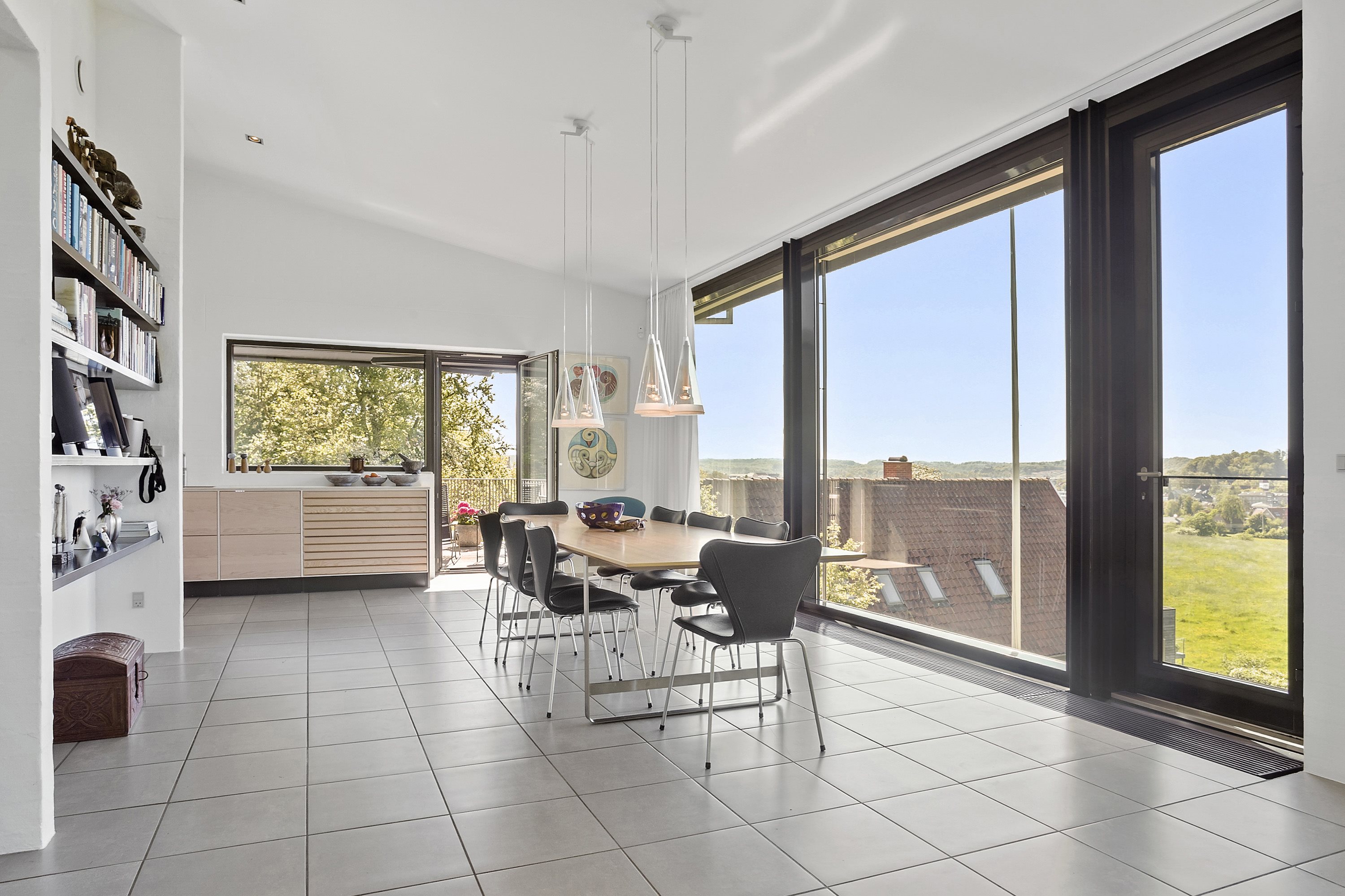 Fremhævet spisestue billede i fuldskærmstilstand. Billede af Dambjerg 23, 6200 Aabenraa