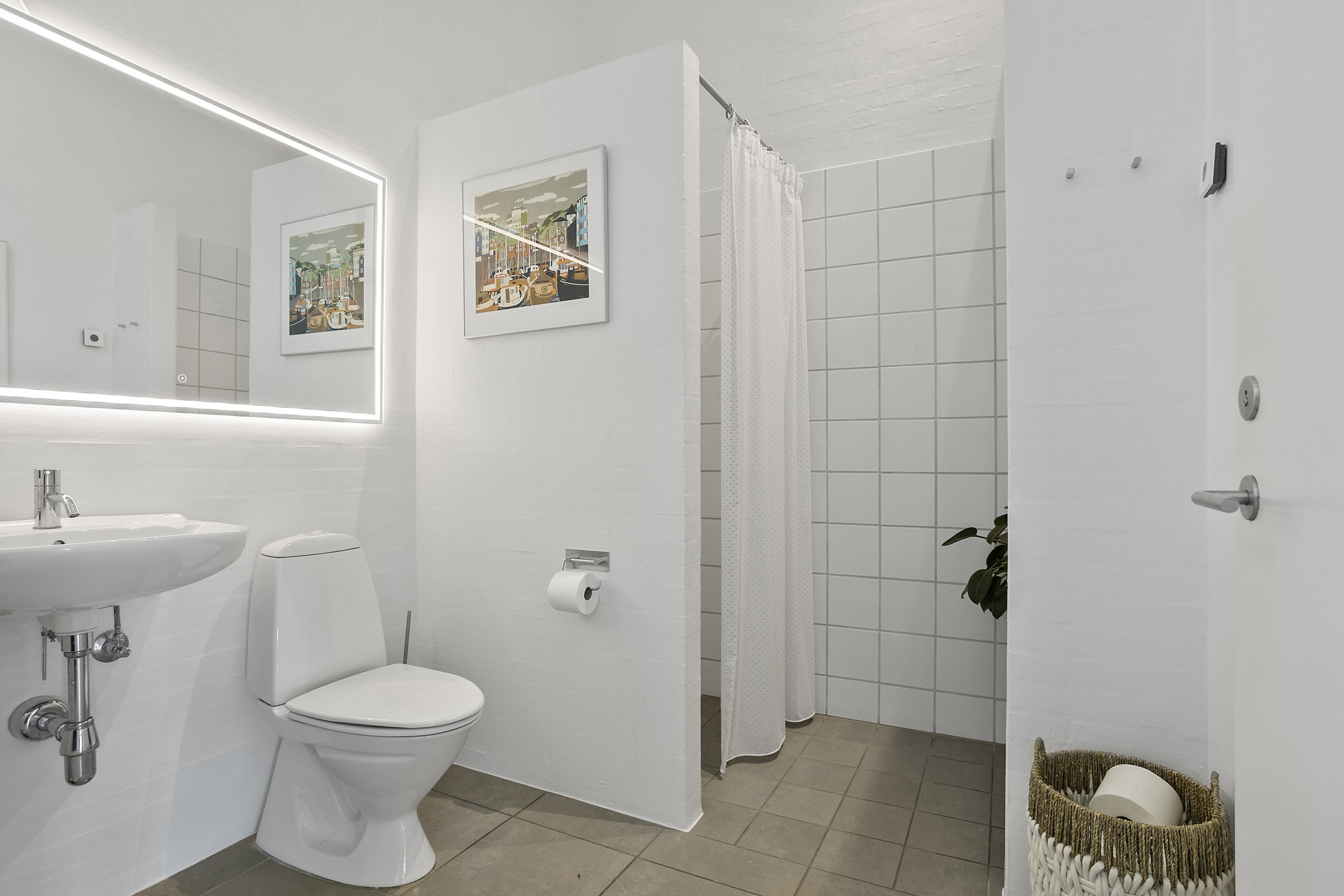 Fremhævet badeværelse billede i fuldskærmstilstand. Billede af Dambjerg 23, 6200 Aabenraa