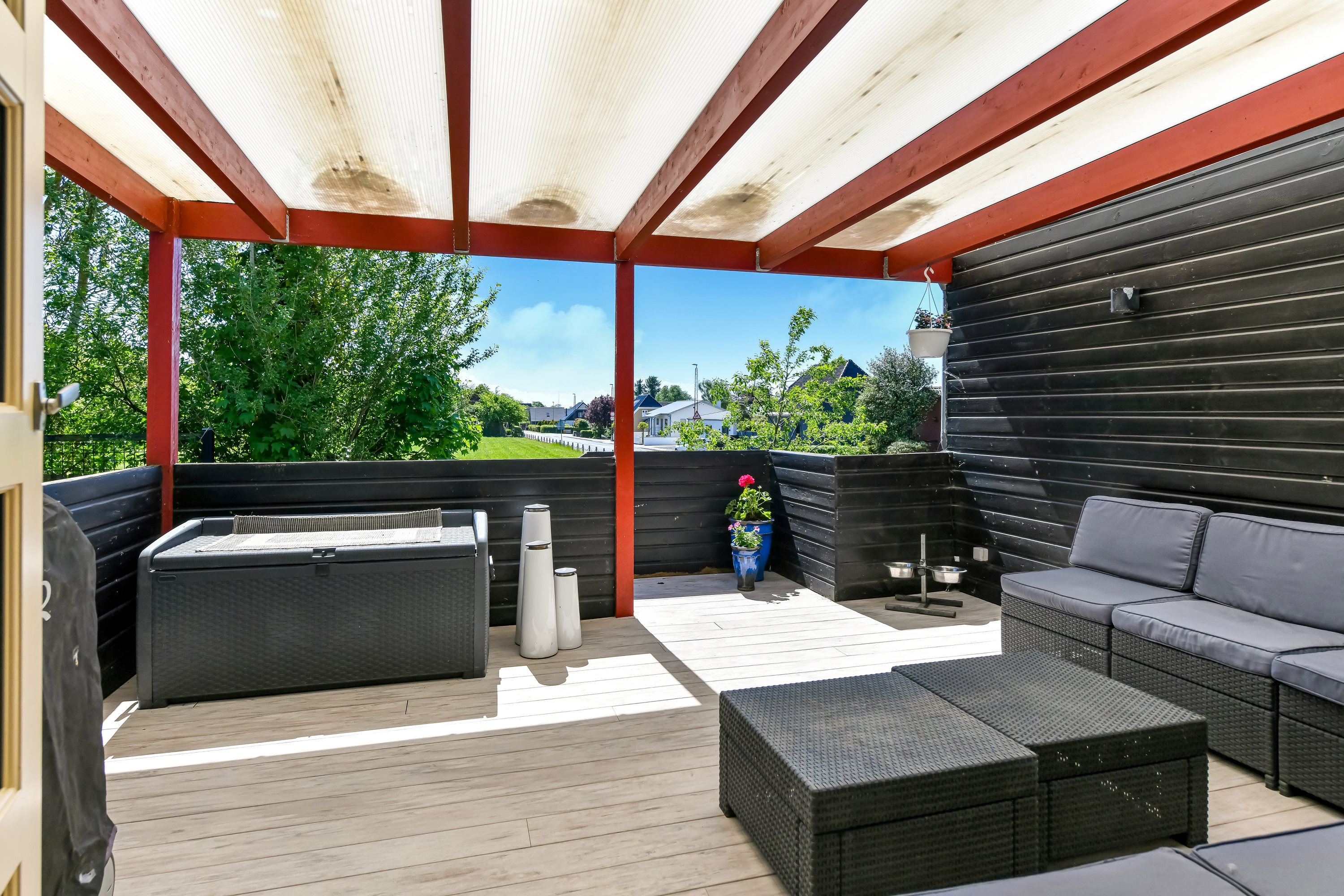 Fremhævet terrasse billede i fuldskærmstilstand. Billede af Nordre Strandvej 23, 6731 Tjæreborg