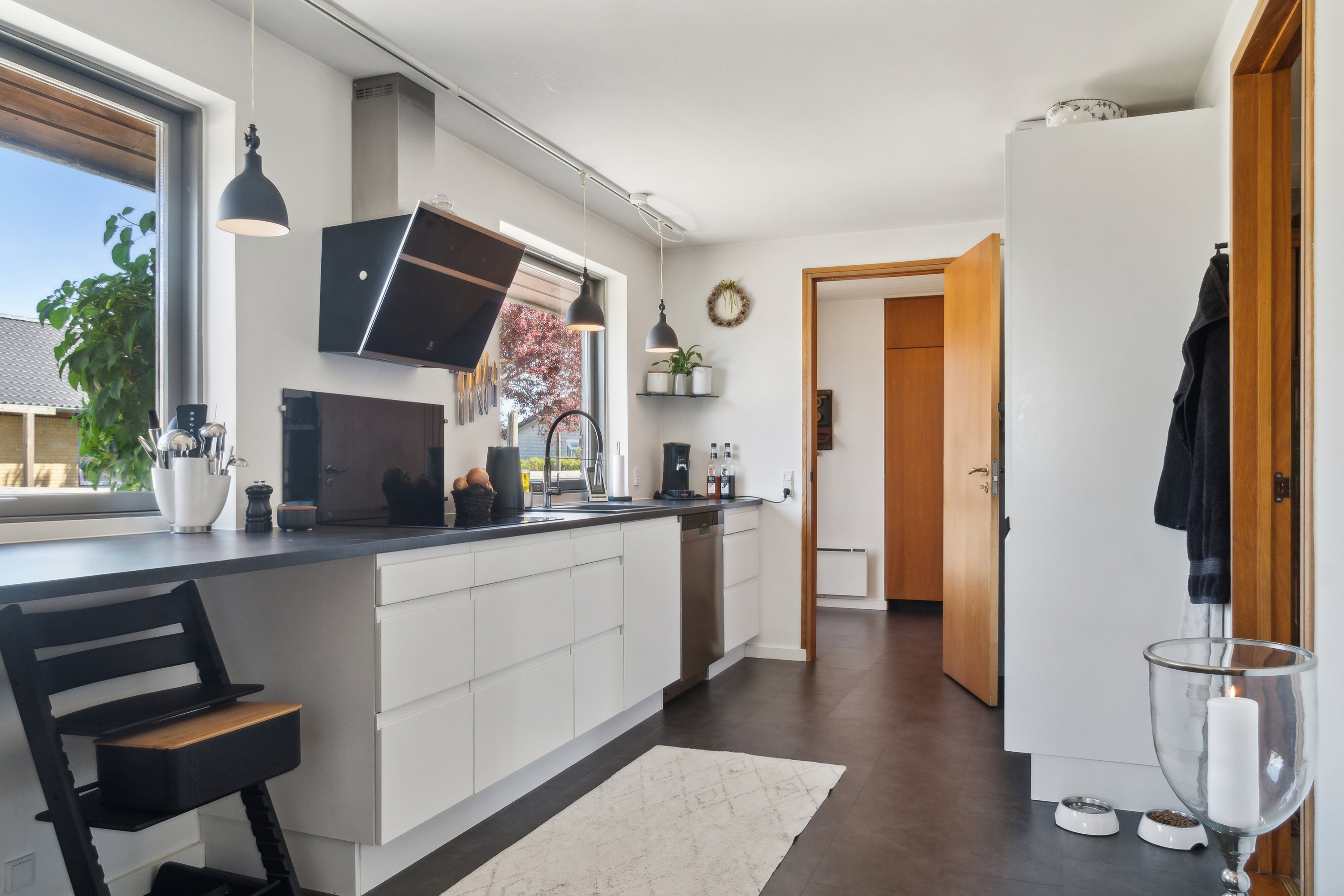 Miniaturebillede 1: køkken. Billede af Solbærvej 1, 4735 Mern