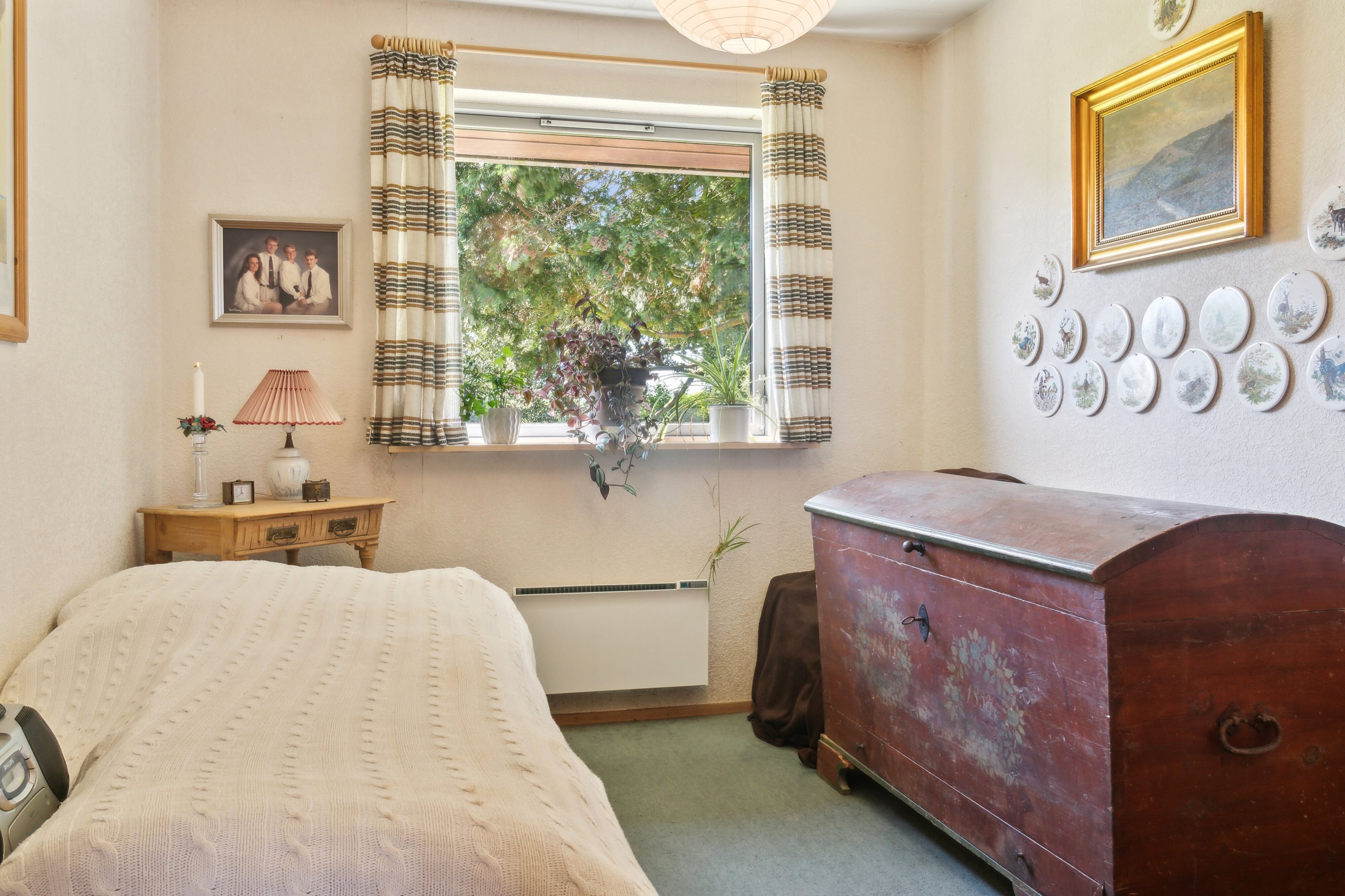 Fremhævet soveværelse billede i fuldskærmstilstand. Billede af Solbærvej 1, 4735 Mern