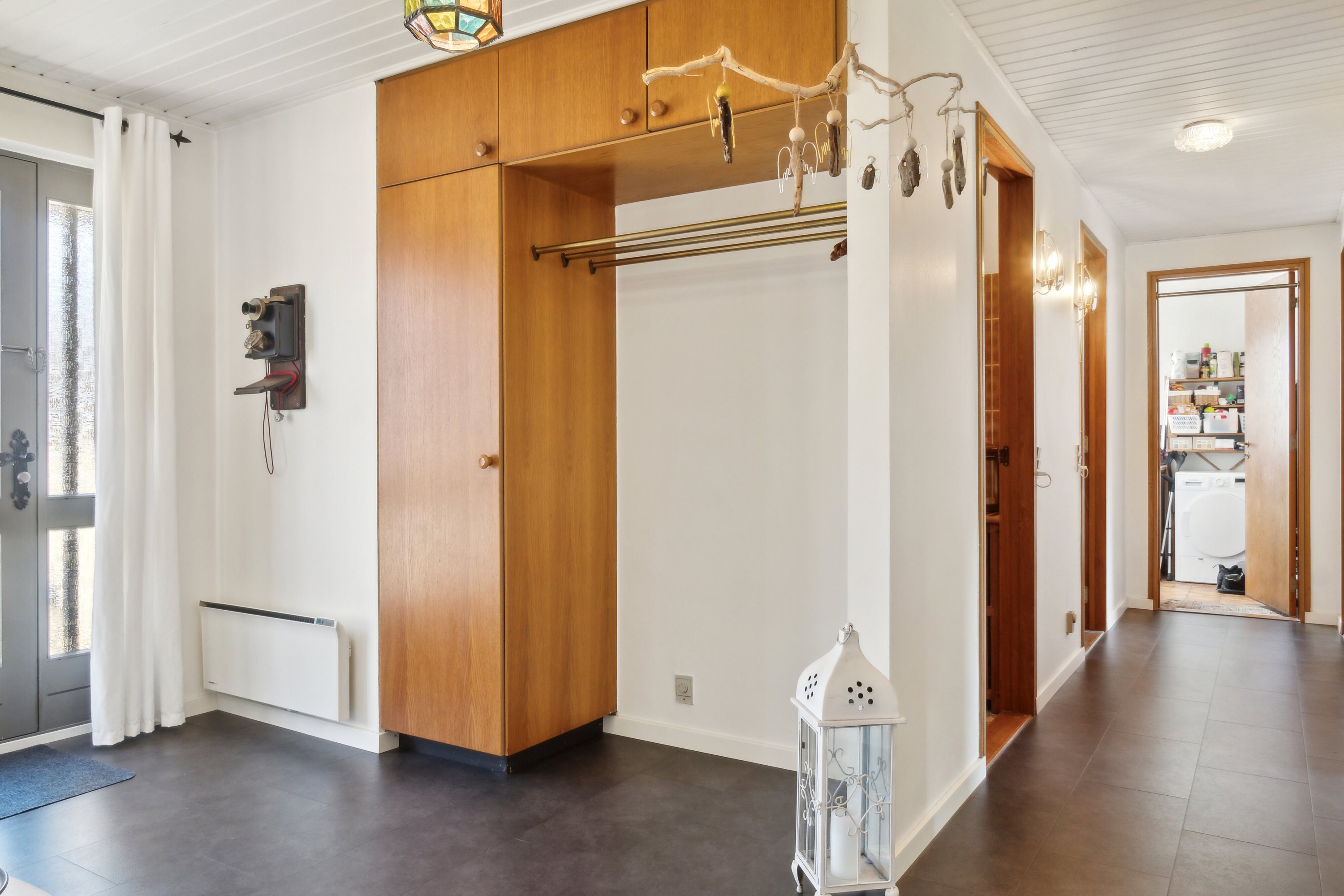 Fremhævet gang billede i fuldskærmstilstand. Billede af Solbærvej 1, 4735 Mern