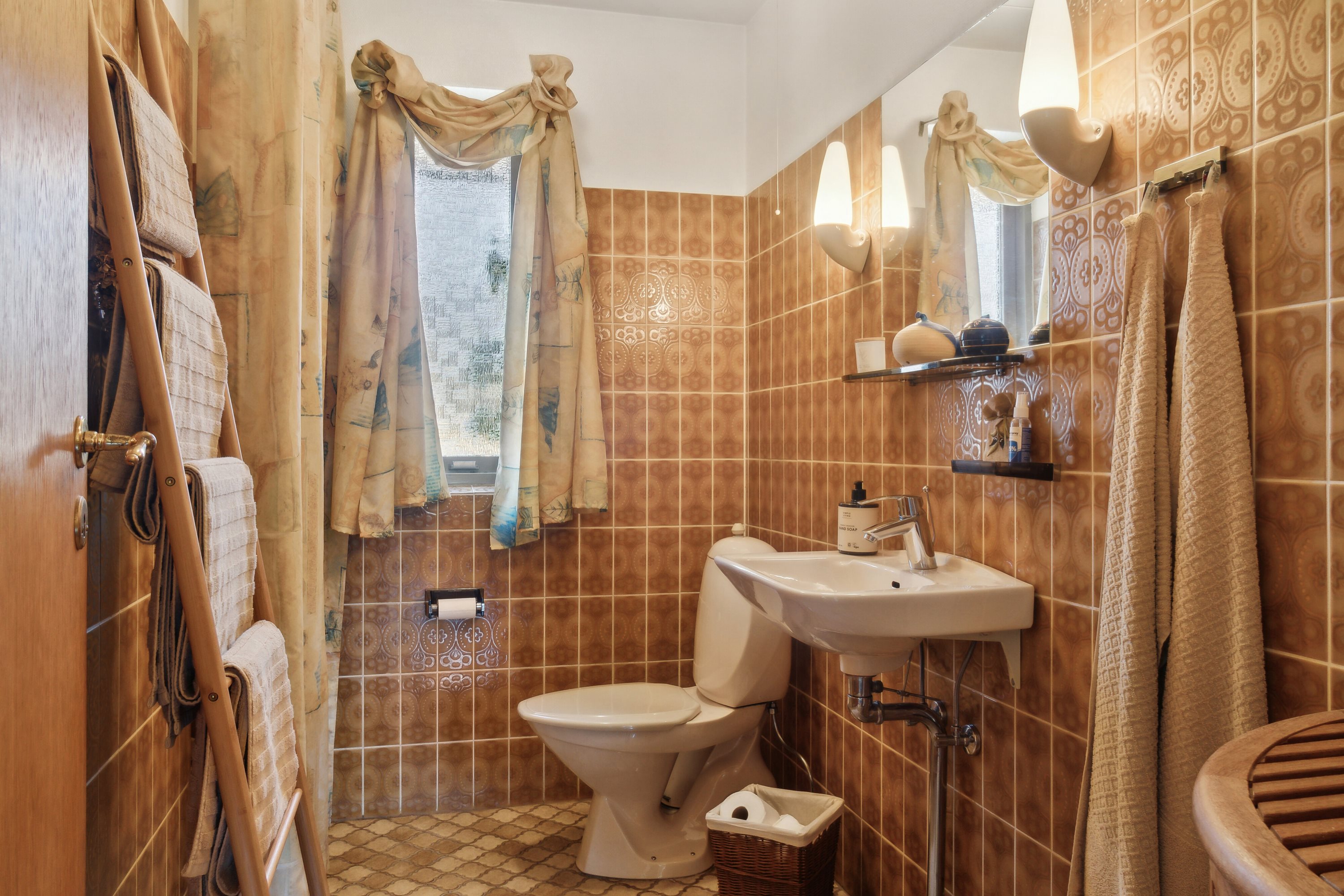 Fremhævet badeværelse billede i fuldskærmstilstand. Billede af Solbærvej 1, 4735 Mern