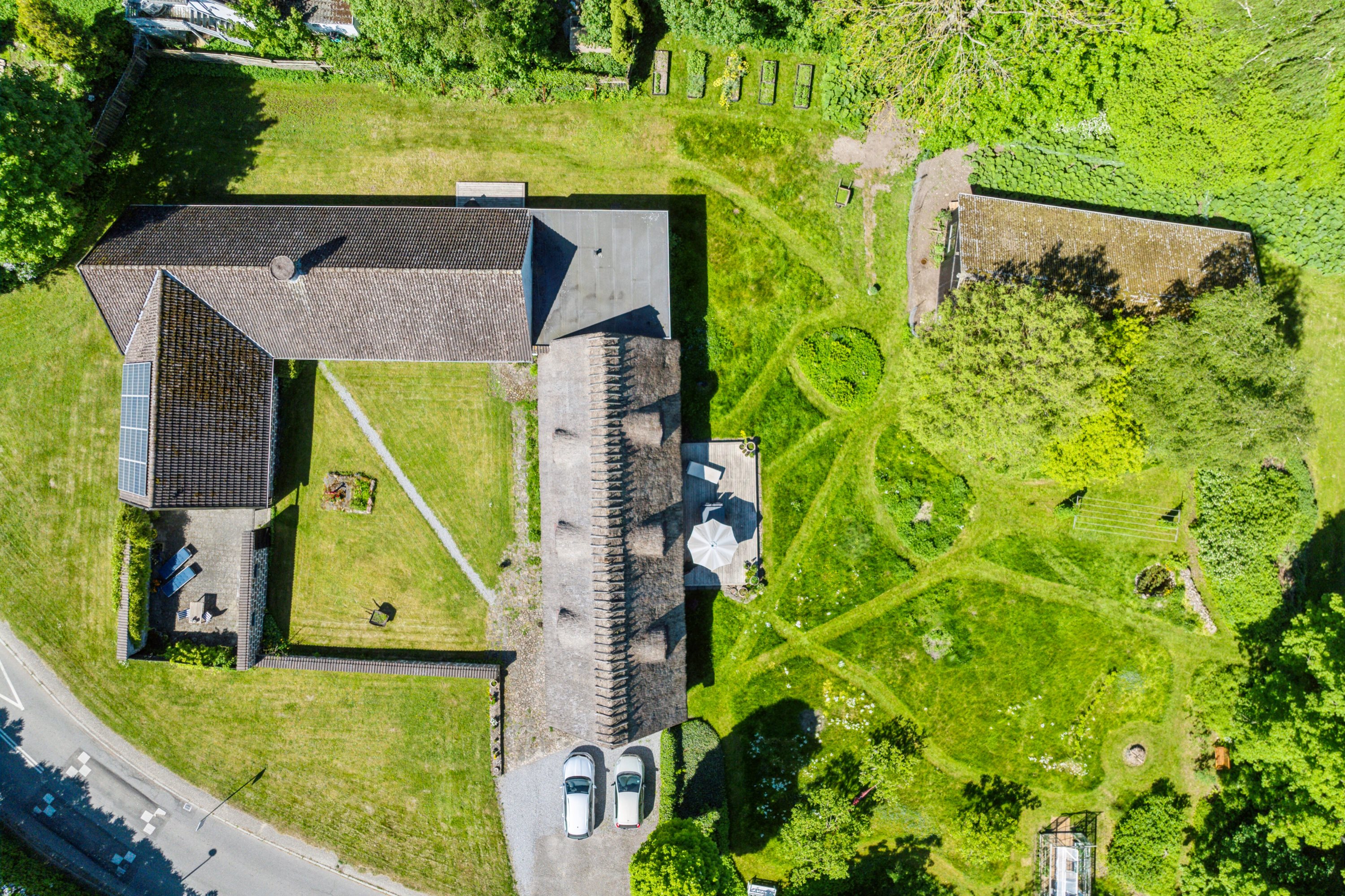 Fremhævet luftfoto billede i fuldskærmstilstand. Billede af Østrupvej 103, Østrup, 3670 Veksø Sjælland