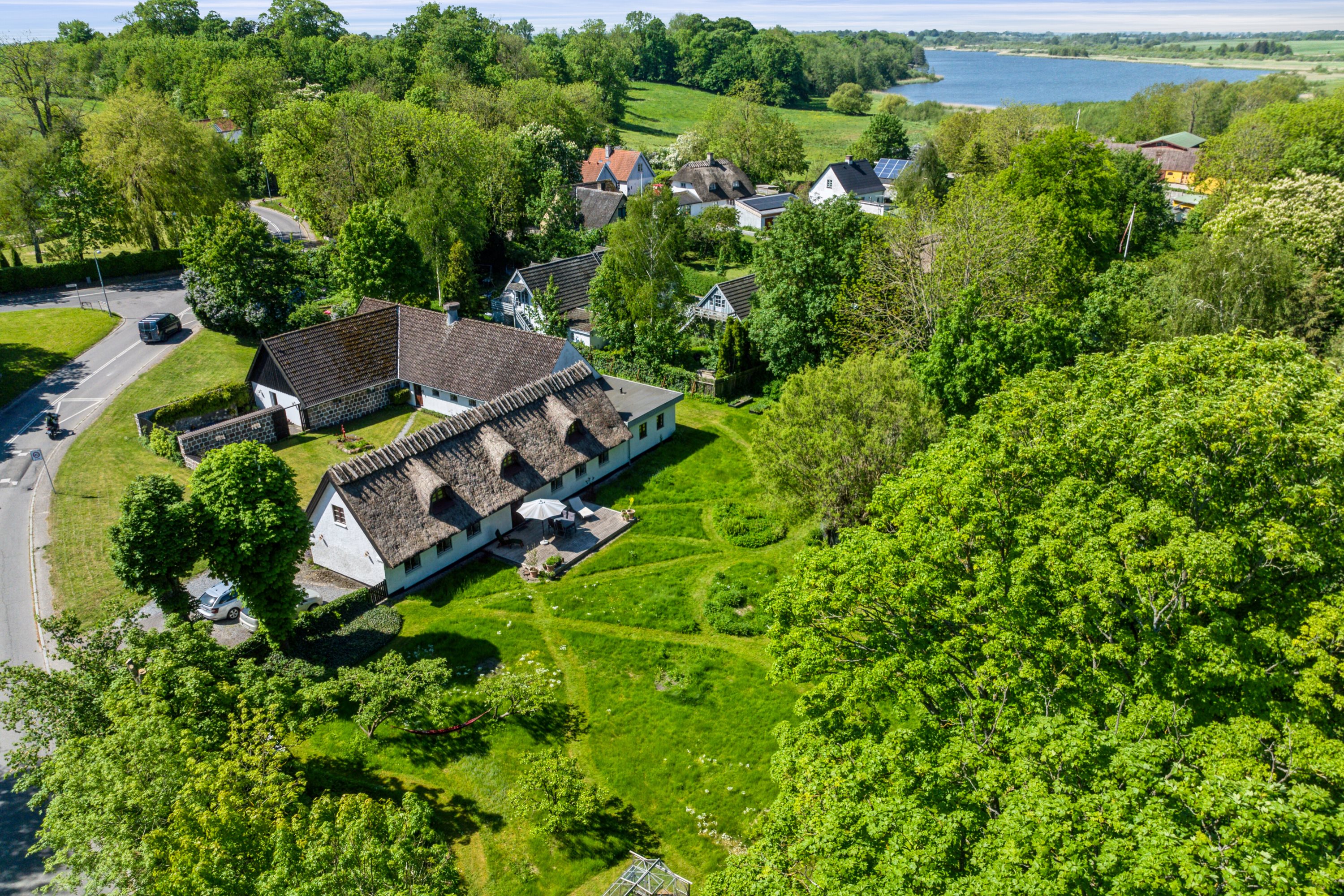 Miniaturebillede 1: luftfoto. Billede af Østrupvej 103, Østrup, 3670 Veksø Sjælland