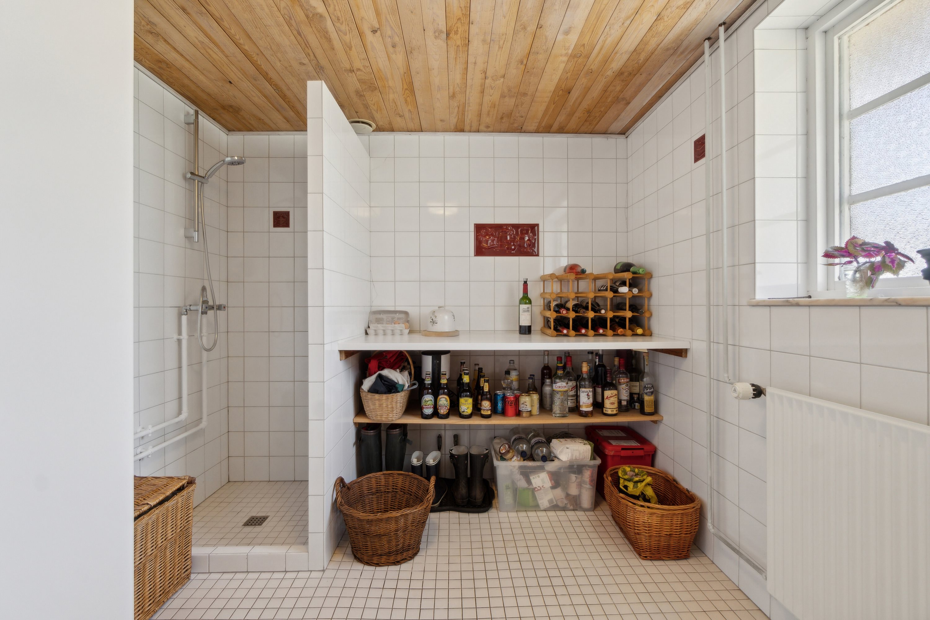 Fremhævet badeværelse billede i fuldskærmstilstand. Billede af Østrupvej 103, Østrup, 3670 Veksø Sjælland