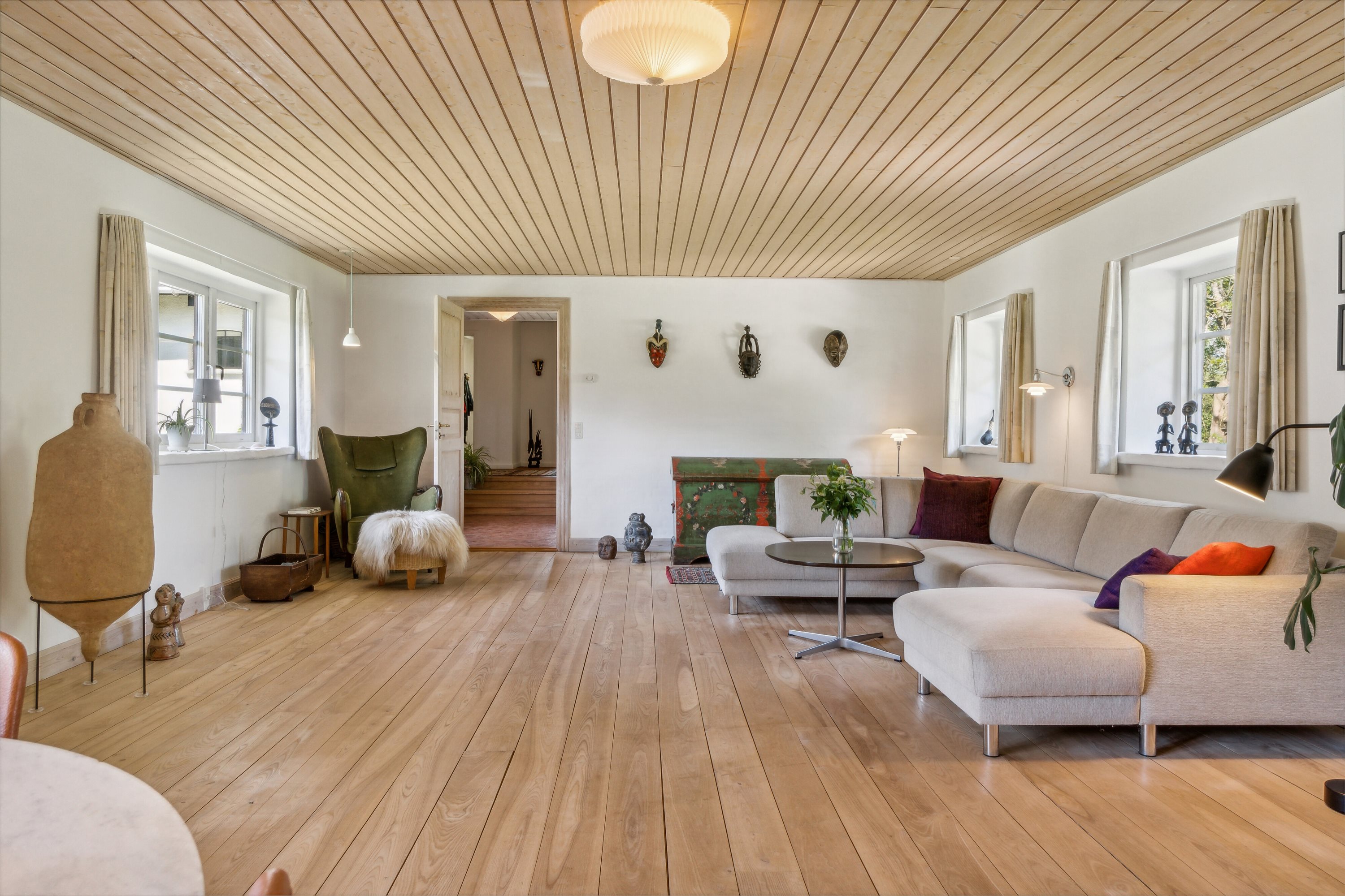 Fremhævet stue billede i fuldskærmstilstand. Billede af Østrupvej 103, Østrup, 3670 Veksø Sjælland