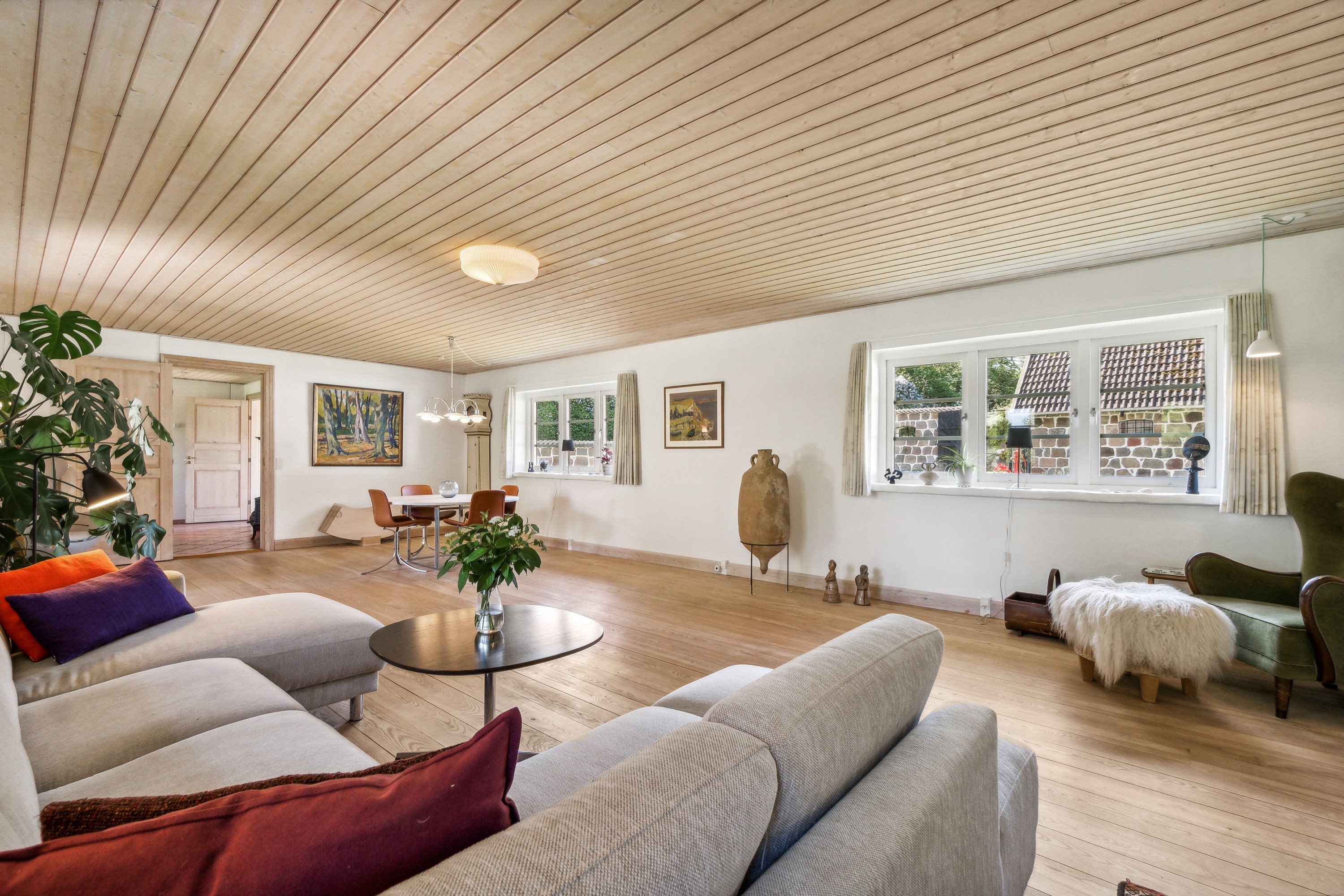 Fremhævet stue billede i fuldskærmstilstand. Billede af Østrupvej 103, Østrup, 3670 Veksø Sjælland