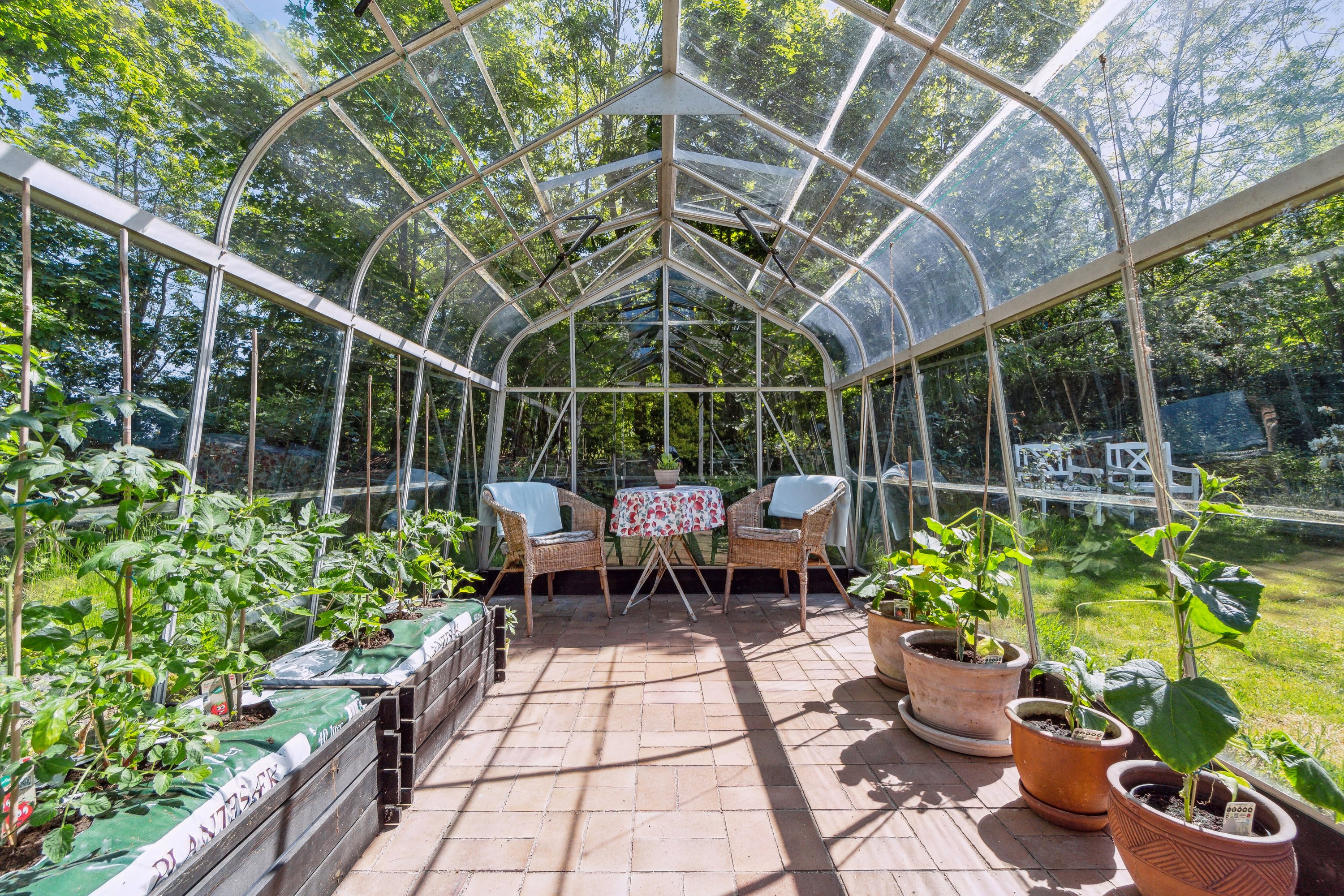 Fremhævet udestue billede i fuldskærmstilstand. Billede af Østrupvej 103, Østrup, 3670 Veksø Sjælland