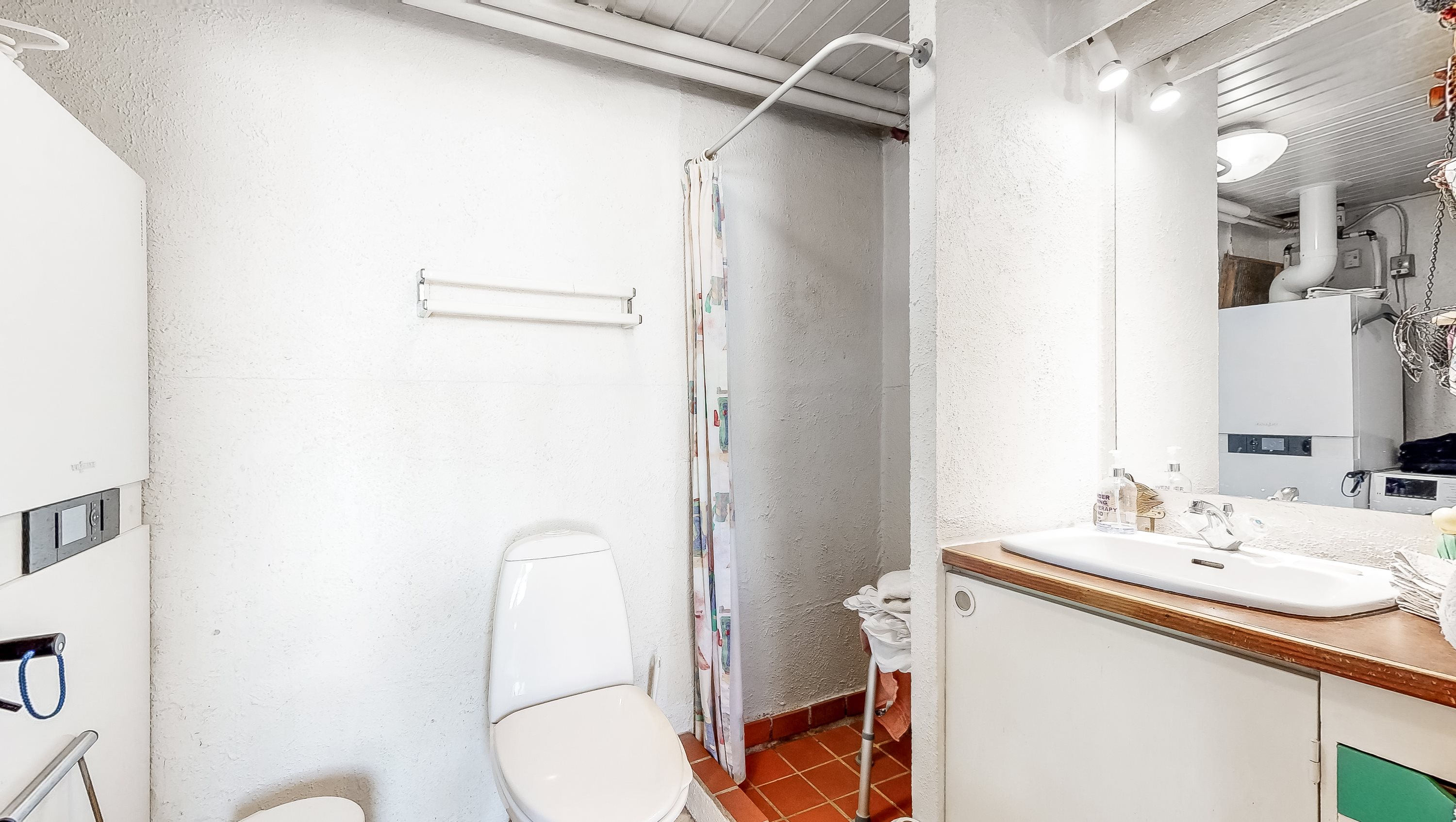 Fremhævet badeværelse billede i fuldskærmstilstand. Billede af Tinghøjvej 44, Vammen, 8830 Tjele