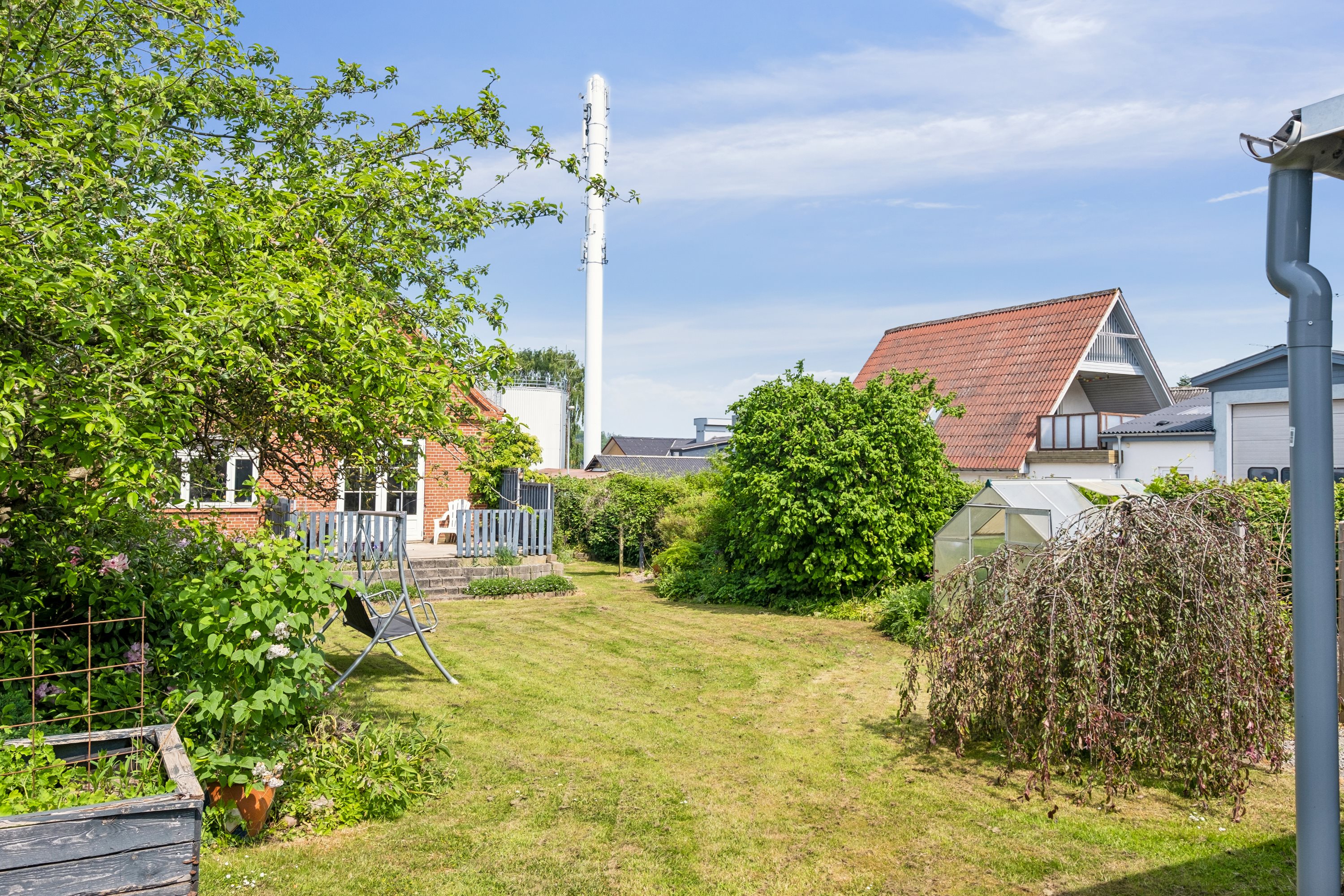 Fremhævet have billede i fuldskærmstilstand. Billede af Solsortevej 12, 8860 Ulstrup