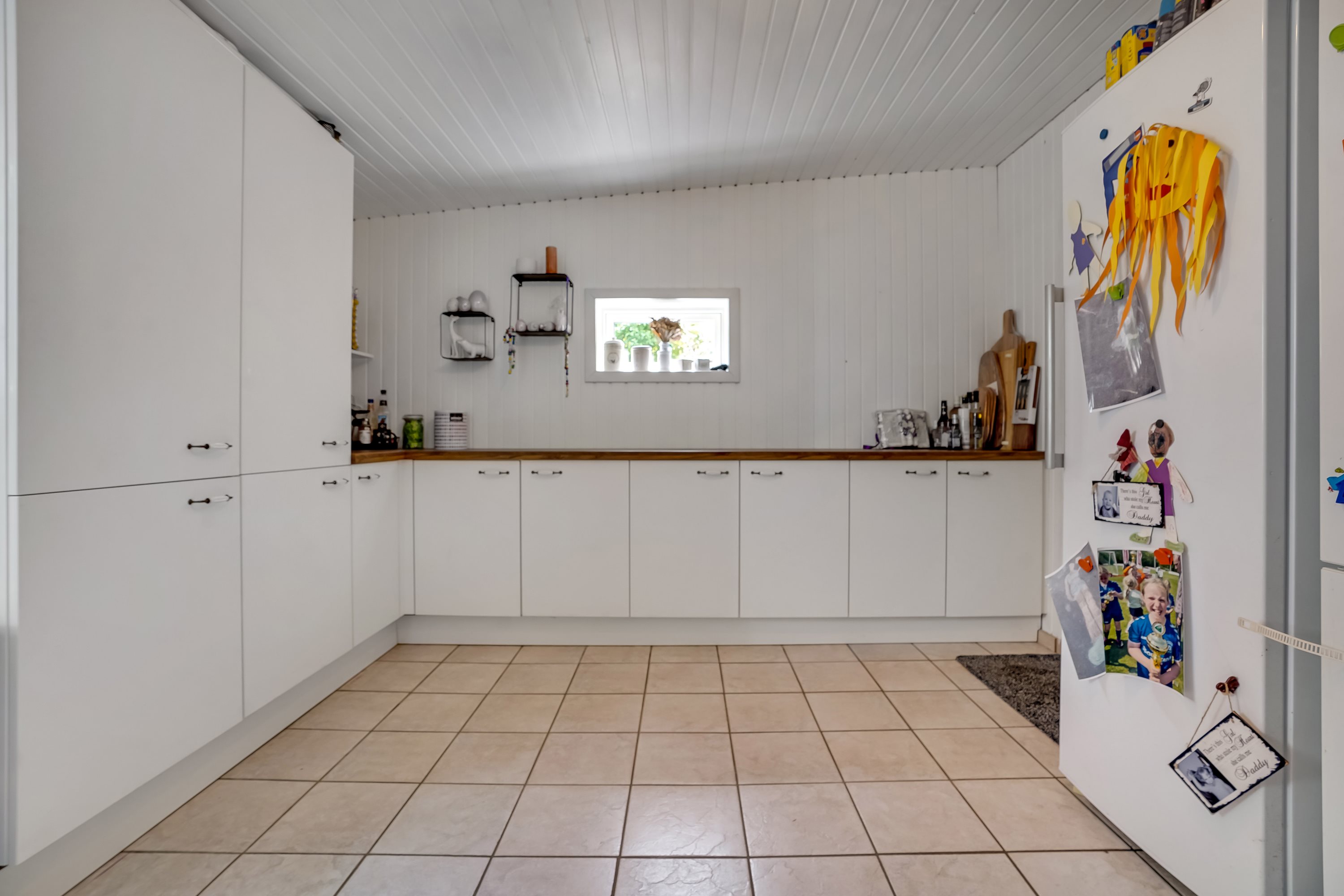 Fremhævet køkken billede i fuldskærmstilstand. Billede af Østerled 3, 7171 Uldum