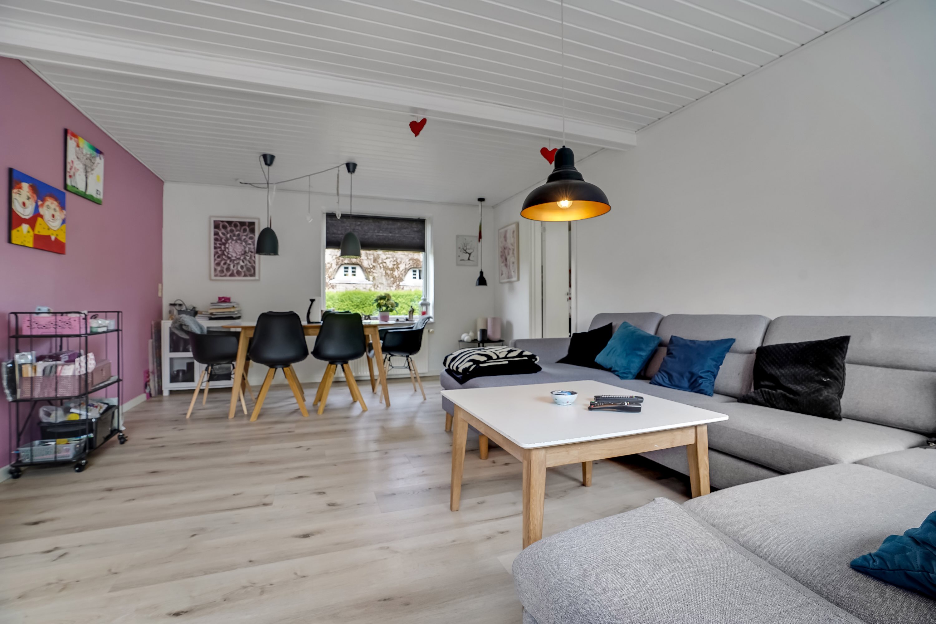 Fremhævet stue billede i fuldskærmstilstand. Billede af Østerled 3, 7171 Uldum