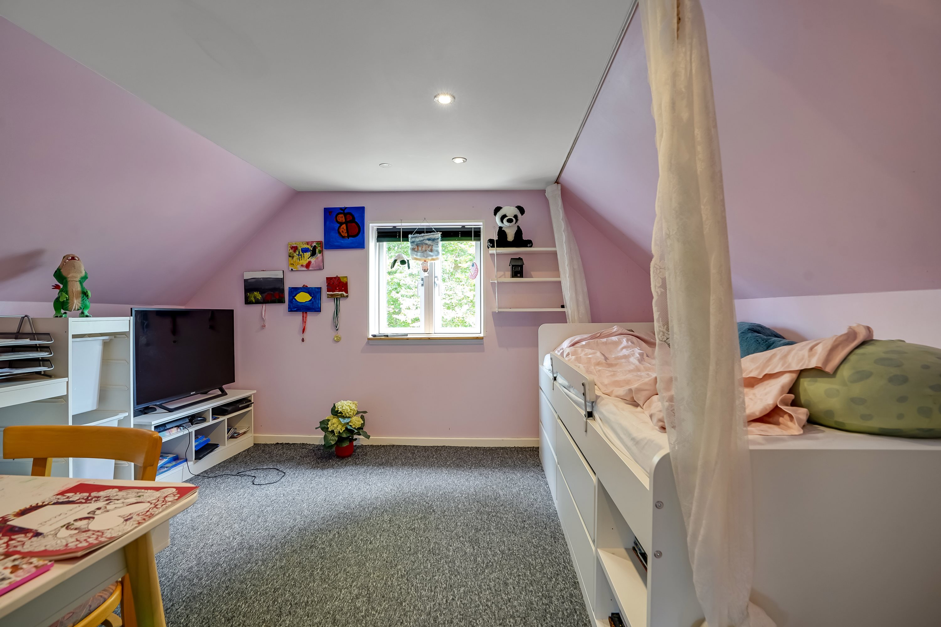 Fremhævet værelse billede i fuldskærmstilstand. Billede af Østerled 3, 7171 Uldum