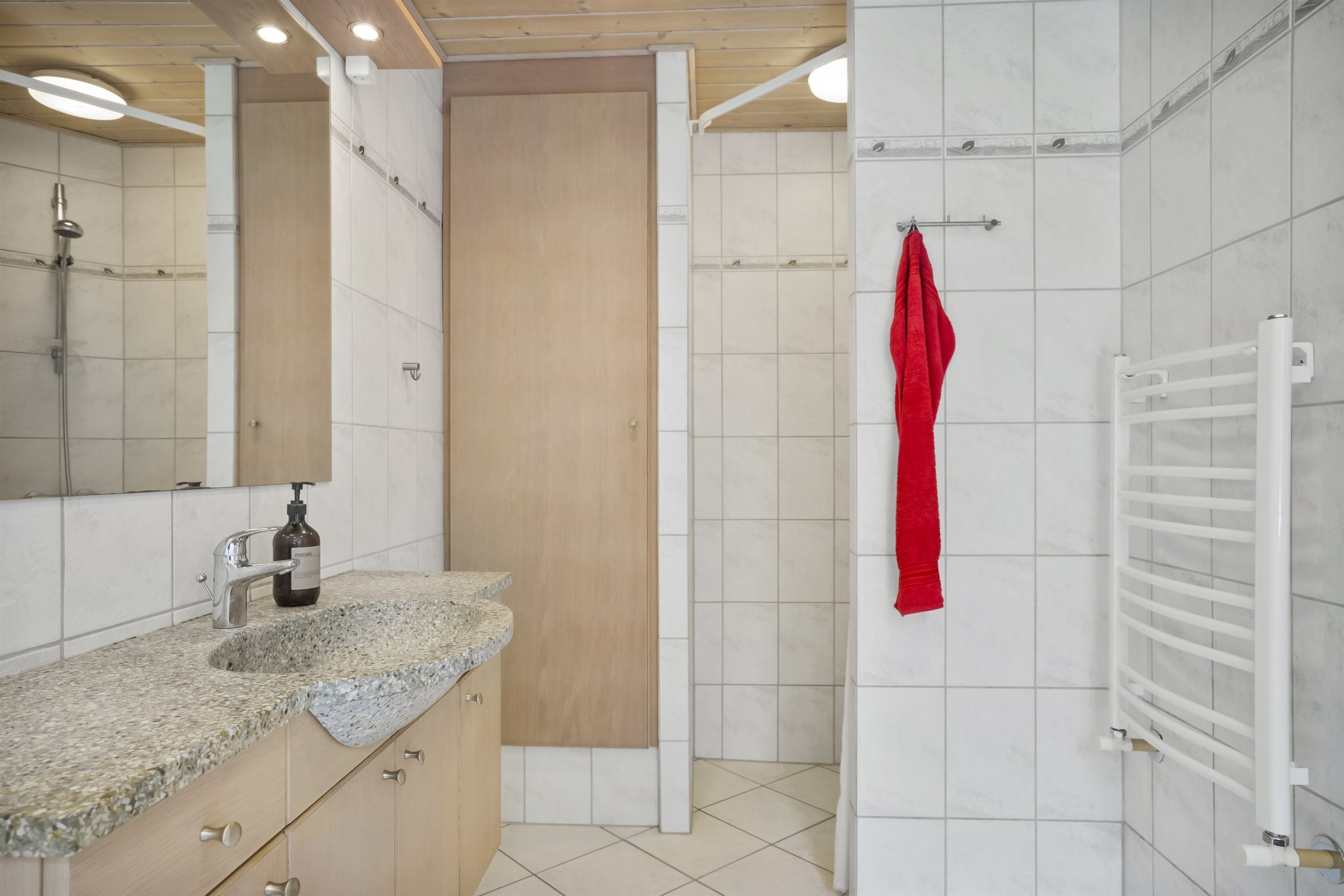 Fremhævet badeværelse billede i fuldskærmstilstand. Billede af Ettrupvej 85, 9620 Aalestrup