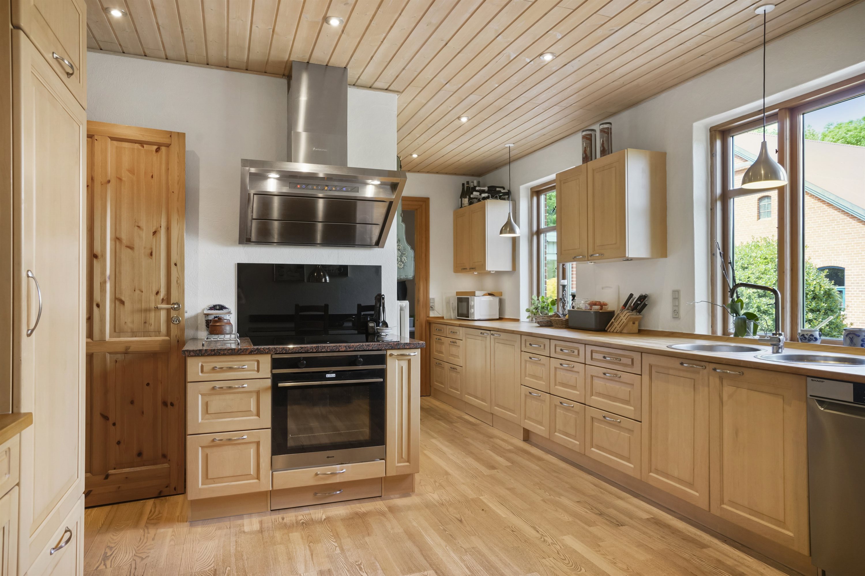 Fremhævet køkken billede i fuldskærmstilstand. Billede af Ettrupvej 85, 9620 Aalestrup