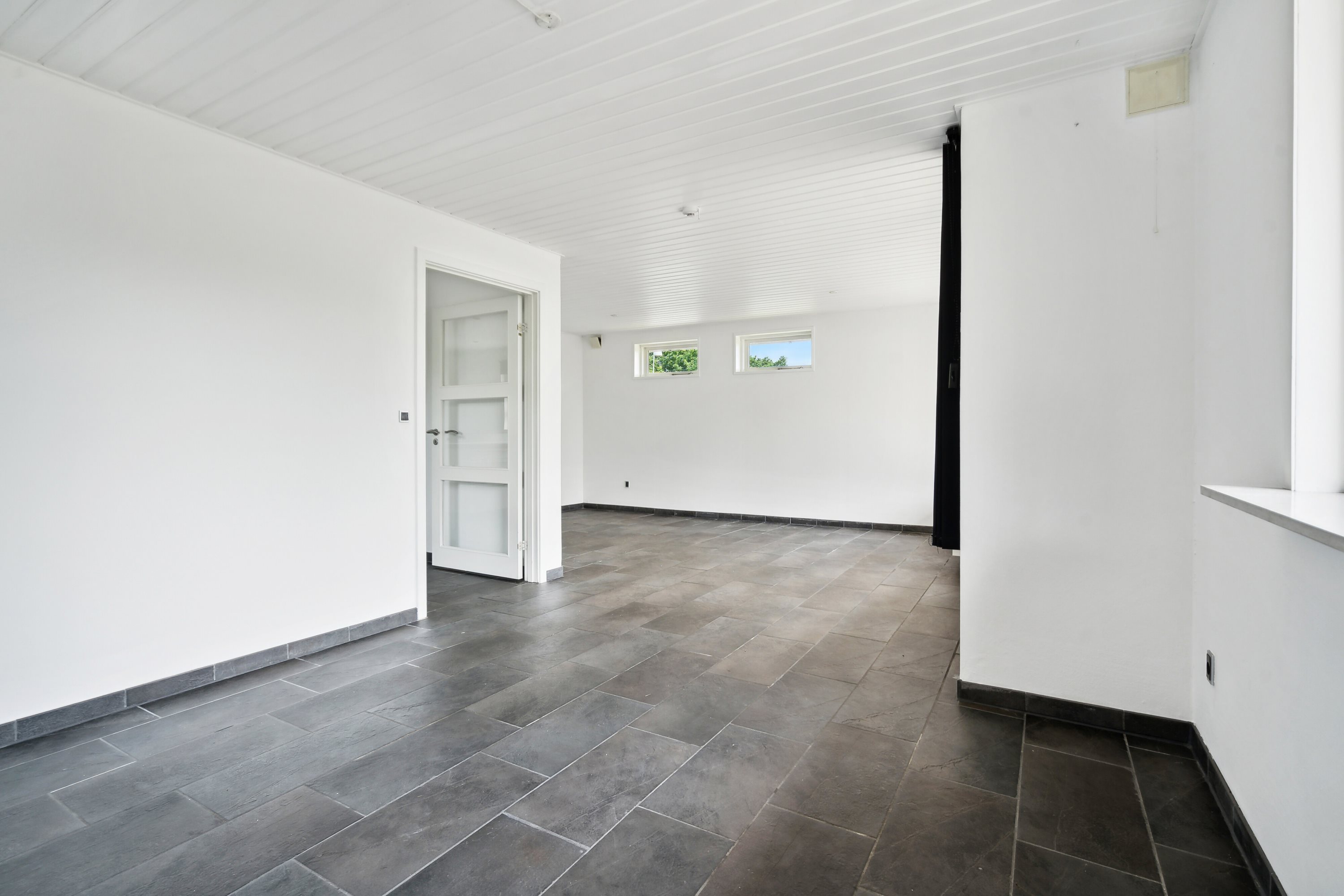 Fremhævet stue billede i fuldskærmstilstand. Billede af Kirkegade 77, Hjordkær, 6230 Rødekro