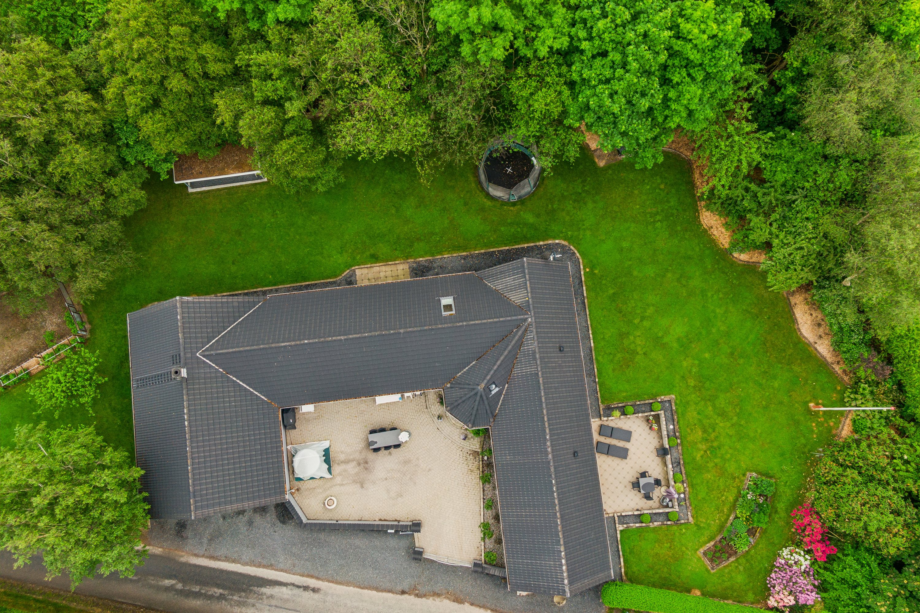 Fremhævet luftfoto billede i fuldskærmstilstand. Billede af Hald Møllevej 42, Stouby, 8983 Gjerlev J