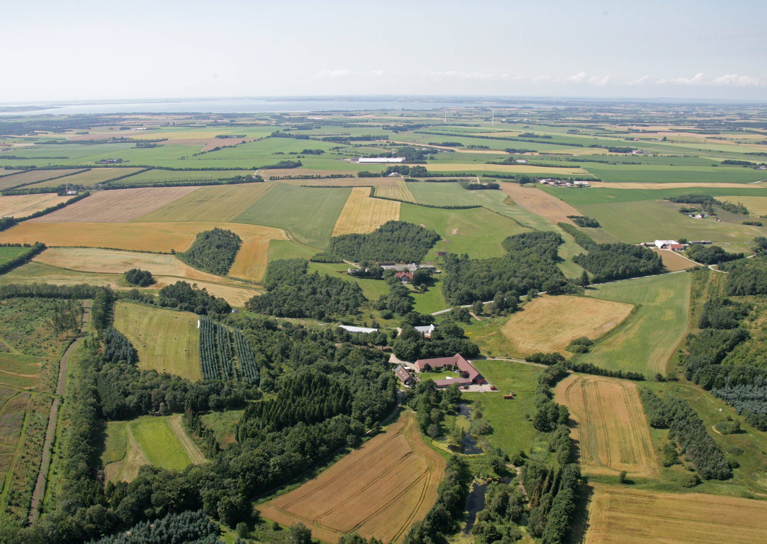Fremhævet luftfoto billede i fuldskærmstilstand. Billede af Ettrupvej 85, 9620 Aalestrup