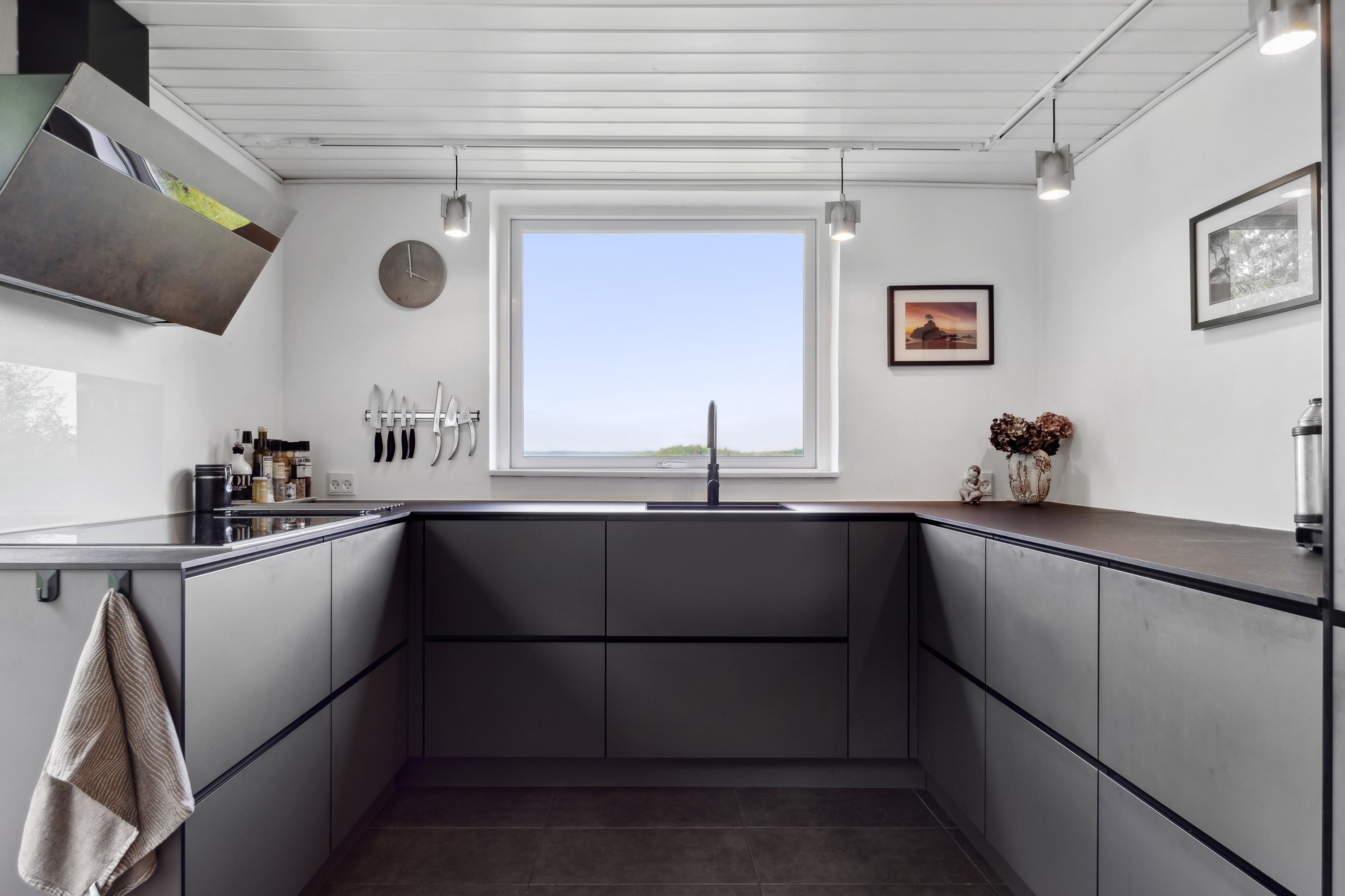 Fremhævet køkken billede i fuldskærmstilstand. Billede af Funder Bakke 55, 8600 Silkeborg