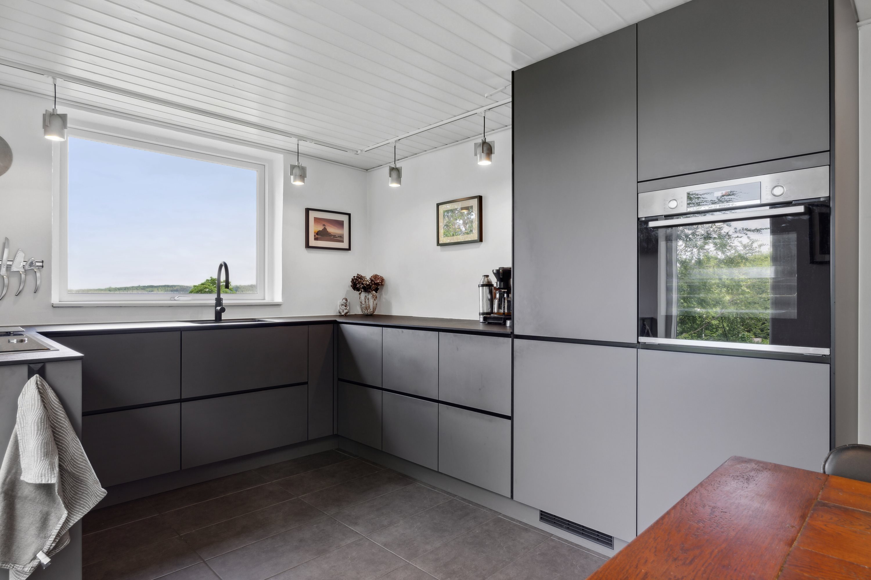 Fremhævet køkken billede i fuldskærmstilstand. Billede af Funder Bakke 55, 8600 Silkeborg