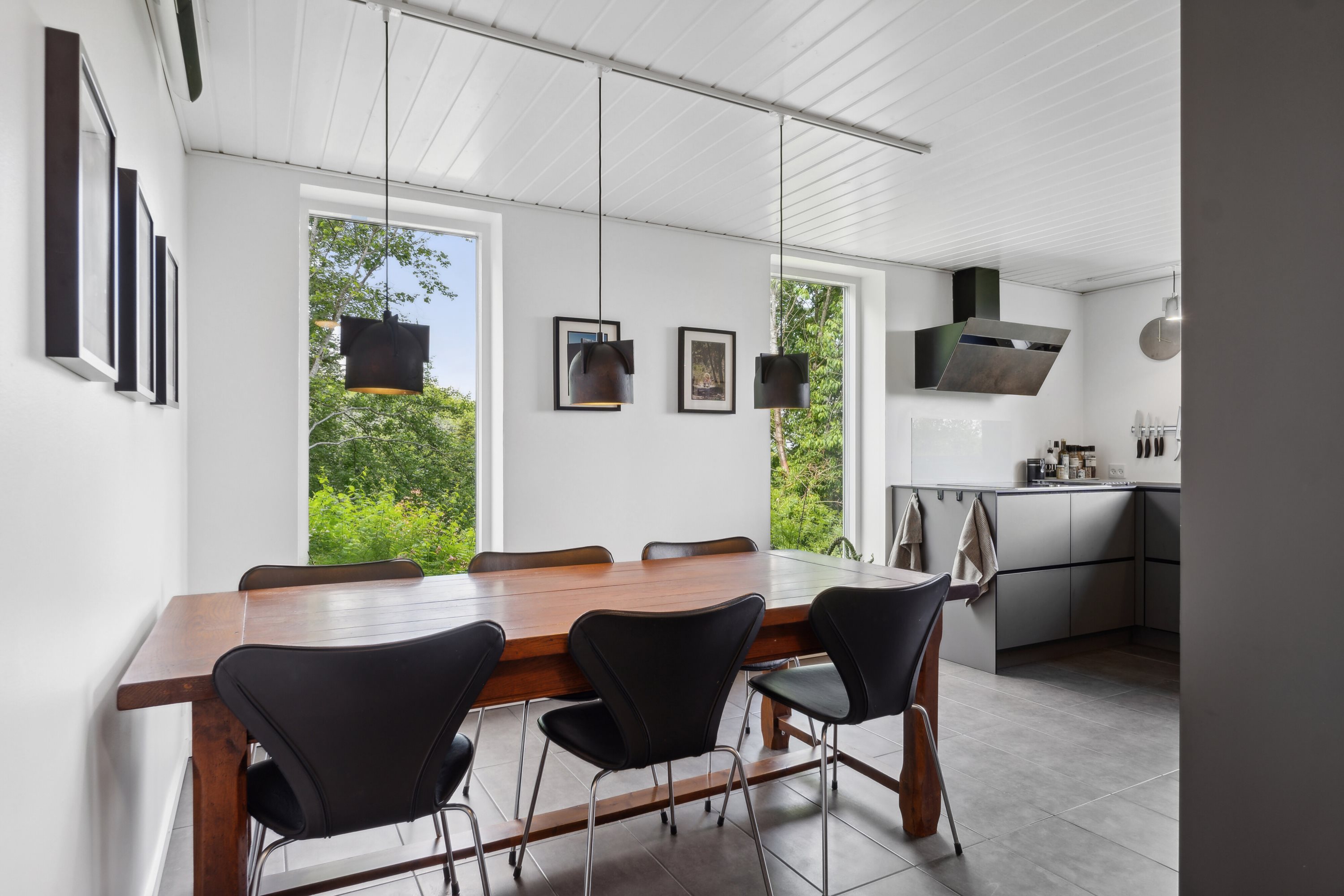 Fremhævet spisestue billede i fuldskærmstilstand. Billede af Funder Bakke 55, 8600 Silkeborg