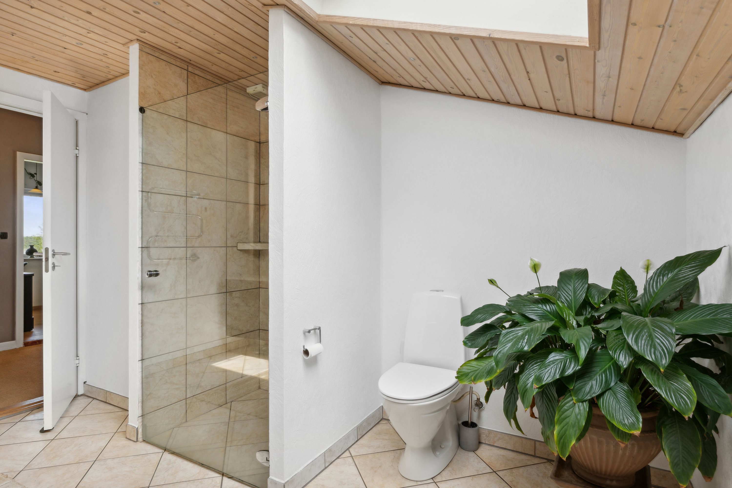 Fremhævet badeværelse billede i fuldskærmstilstand. Billede af Funder Bakke 55, 8600 Silkeborg