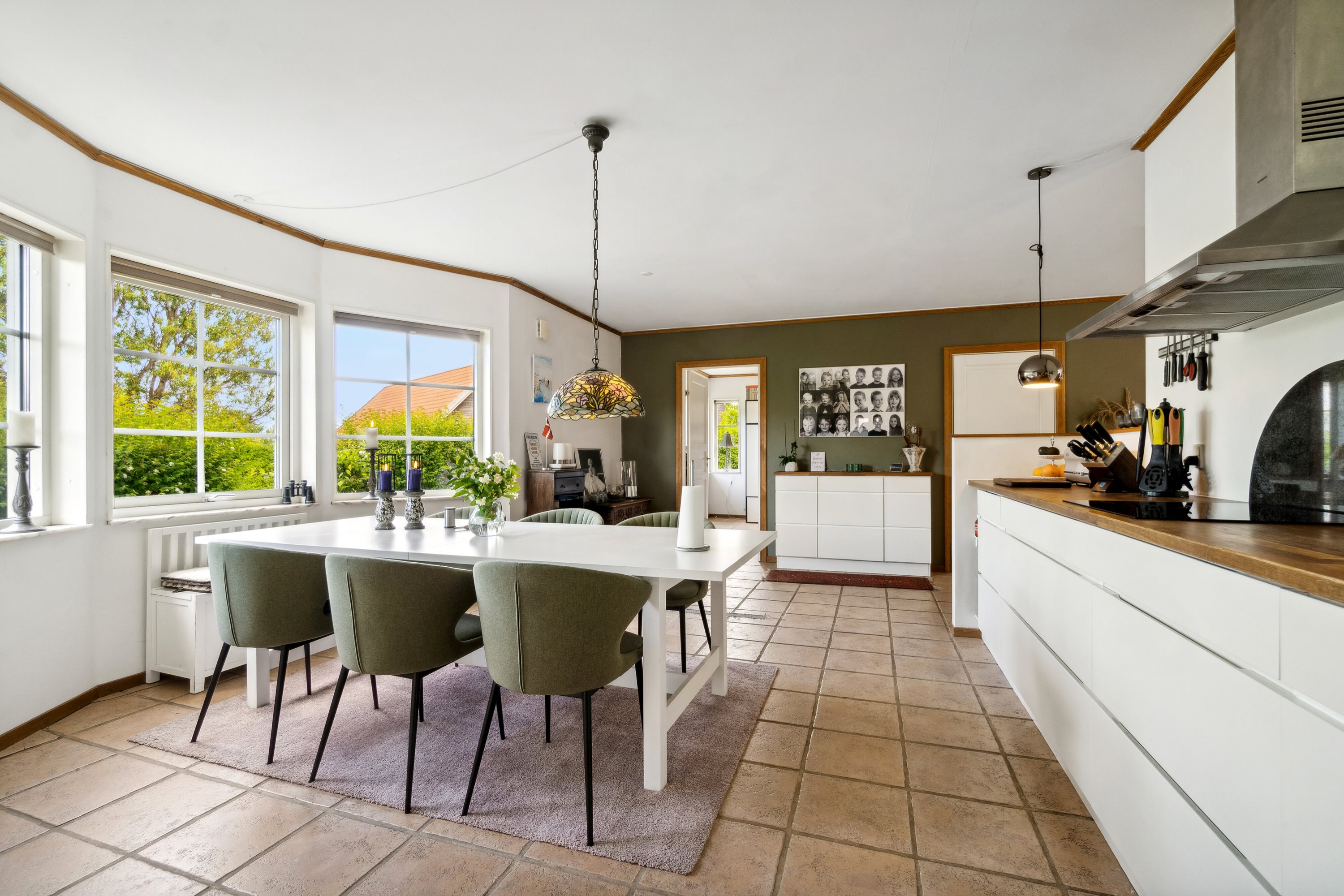 Fremhævet spisestue billede i fuldskærmstilstand. Billede af Hanevænget 9, Hanehoved, 3300 Frederiksværk