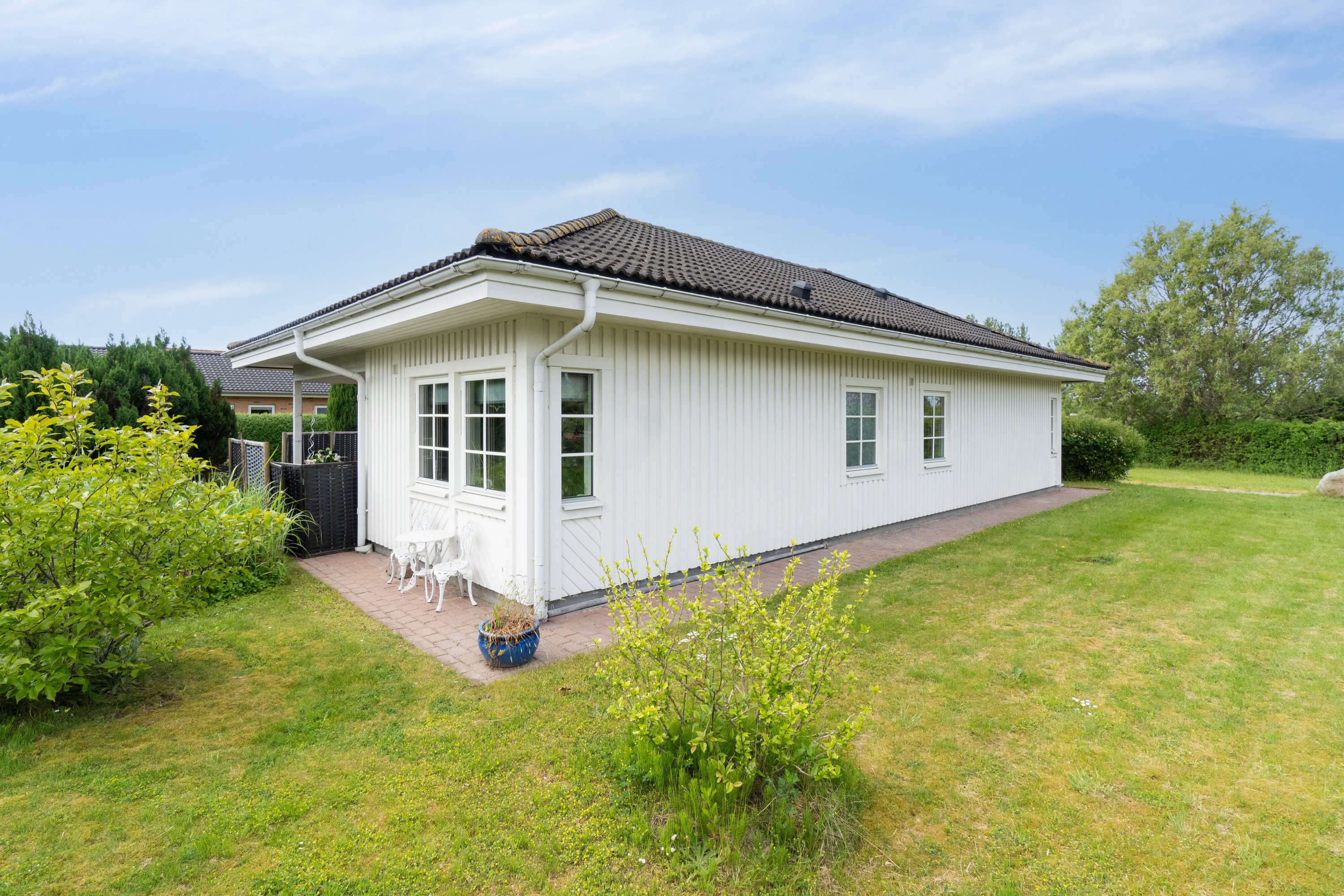 Fremhævet set fra haven billede i fuldskærmstilstand. Billede af Hanevænget 9, Hanehoved, 3300 Frederiksværk