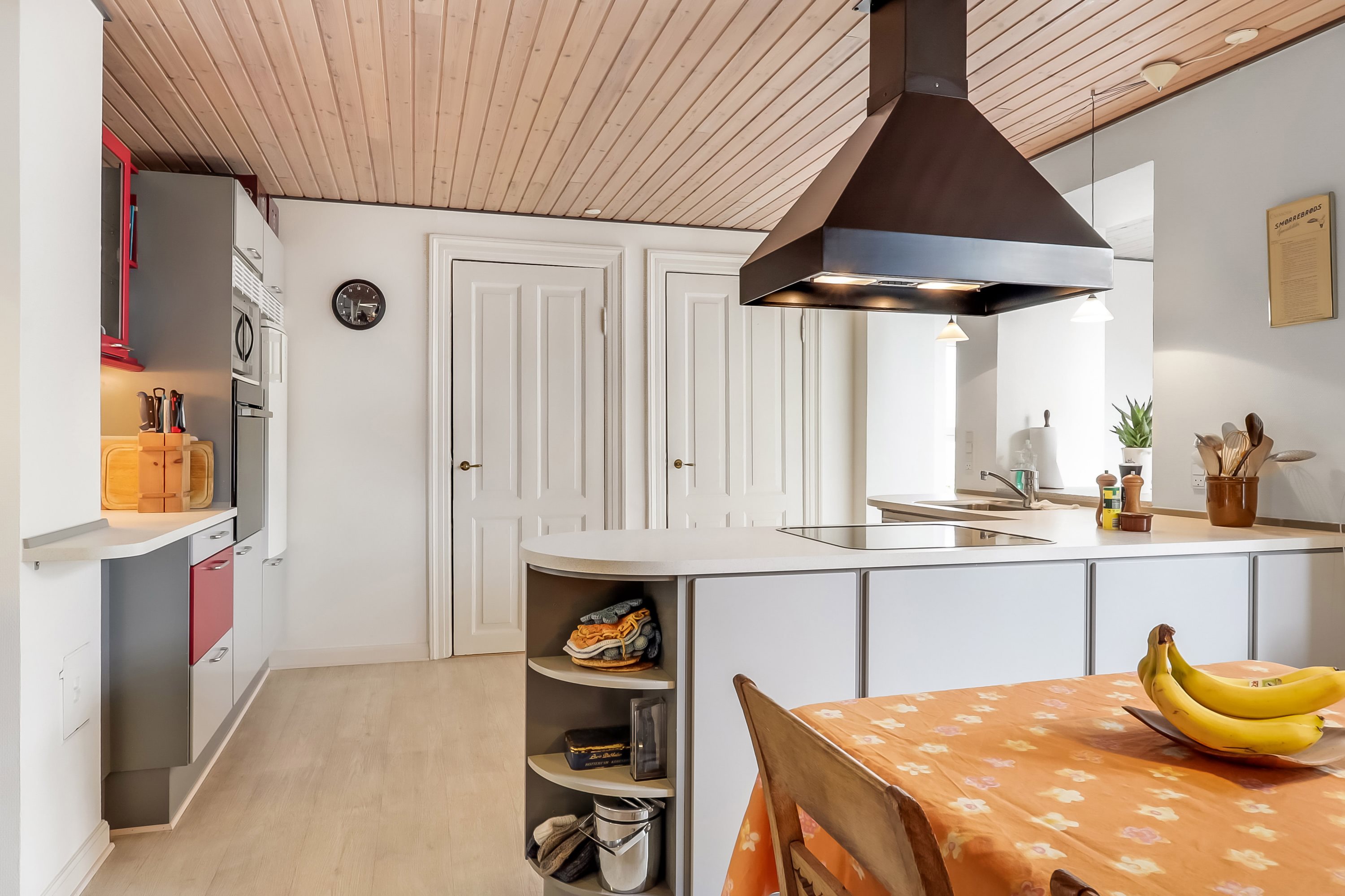 Fremhævet køkken billede i fuldskærmstilstand. Billede af Fjællebrovejen 32, Fjællebroen, 5762 Vester Skerninge