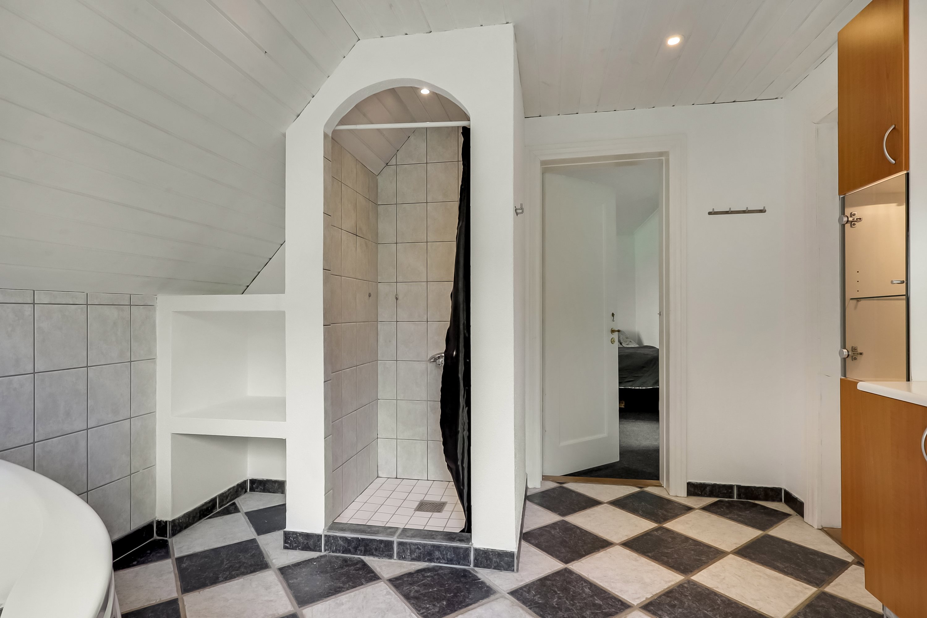 Fremhævet badeværelse billede i fuldskærmstilstand. Billede af Snødevej 71, Snøde, 5953 Tranekær