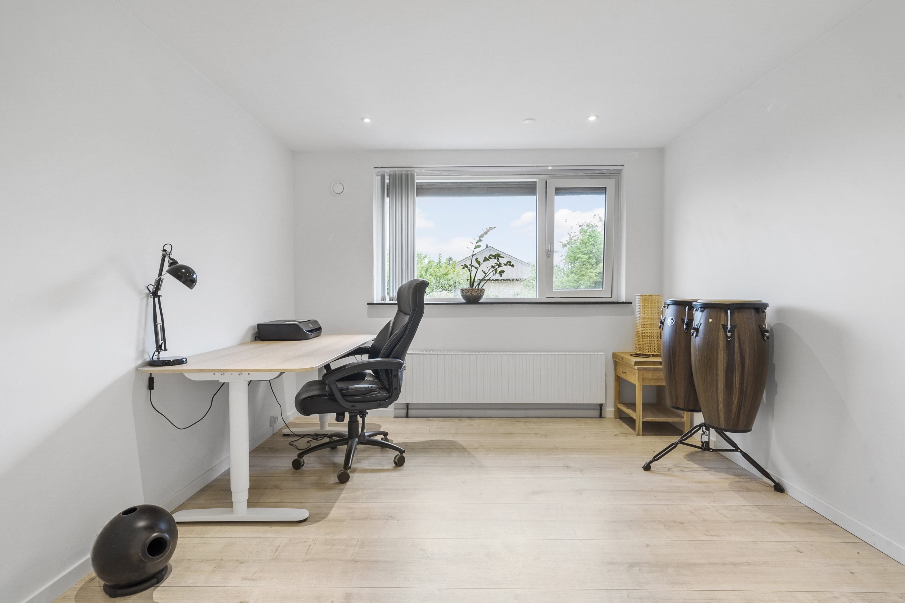 Fremhævet kontor billede i fuldskærmstilstand. Billede af Højvænget 207, Odder, 8300 Odder