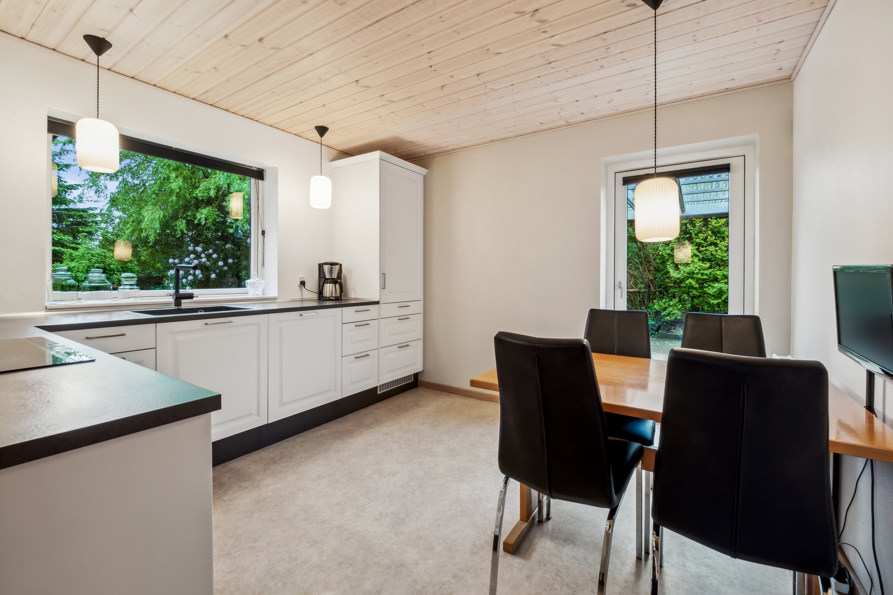 Fremhævet køkken billede i fuldskærmstilstand. Billede af Morsingvej 12, Tæbring, 7900 Nykøbing M